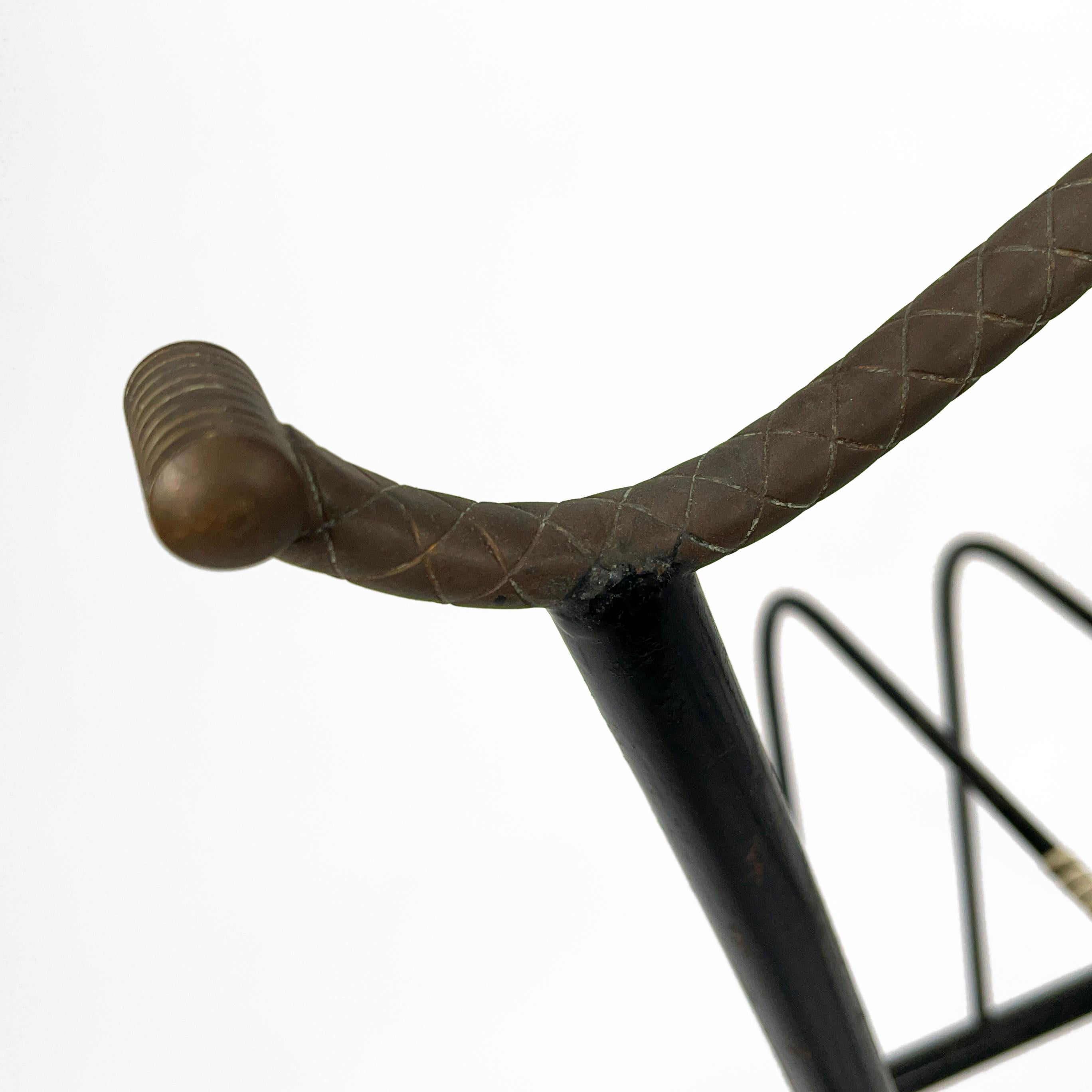 1950s Italian Mid Century Modern Magazine Rack in Metal with Brass Details For Sale 5