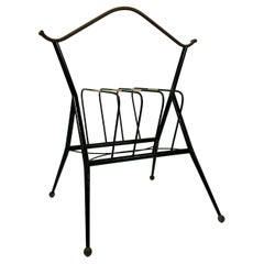 1950er Jahre Italienische Mid Century Modern Magazine Rack in Metall mit Messing Details