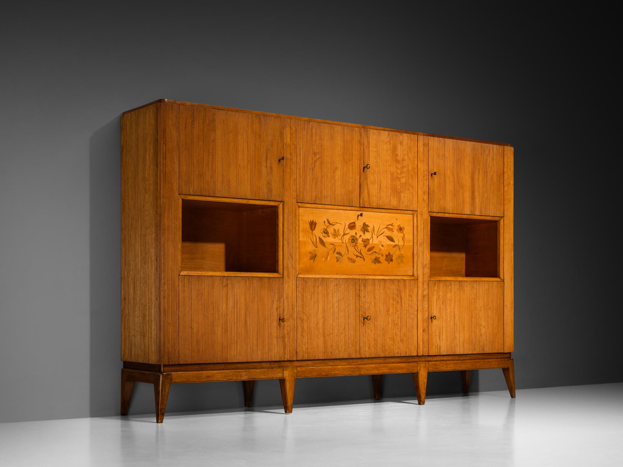 Italienisches Sideboard der 1950er Jahre aus der Mitte des Jahrhunderts mit Grissinato-Schnitzereien im Angebot 4