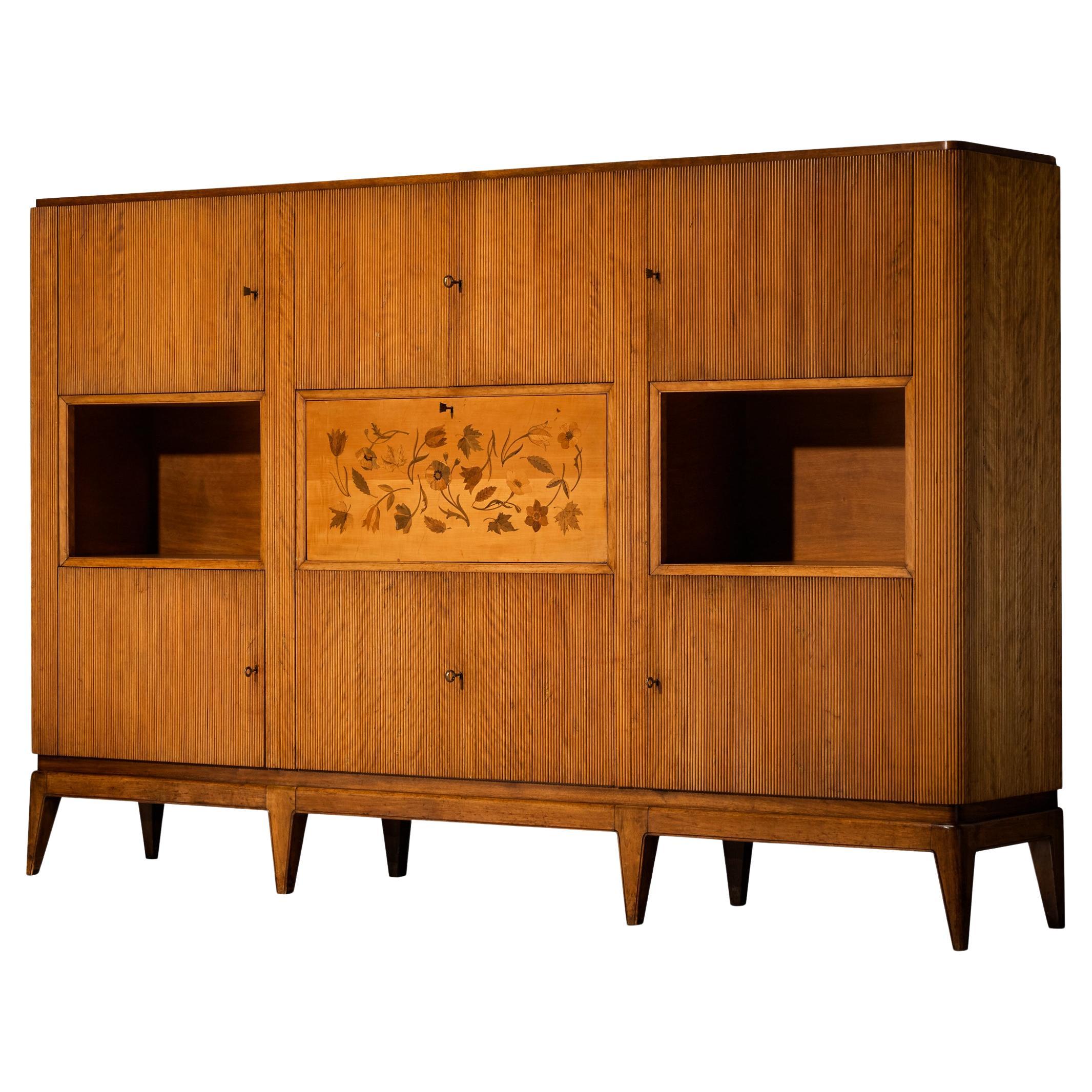 1950s Italian Mid-Century Modern Sideboard with Grissinato Carvings