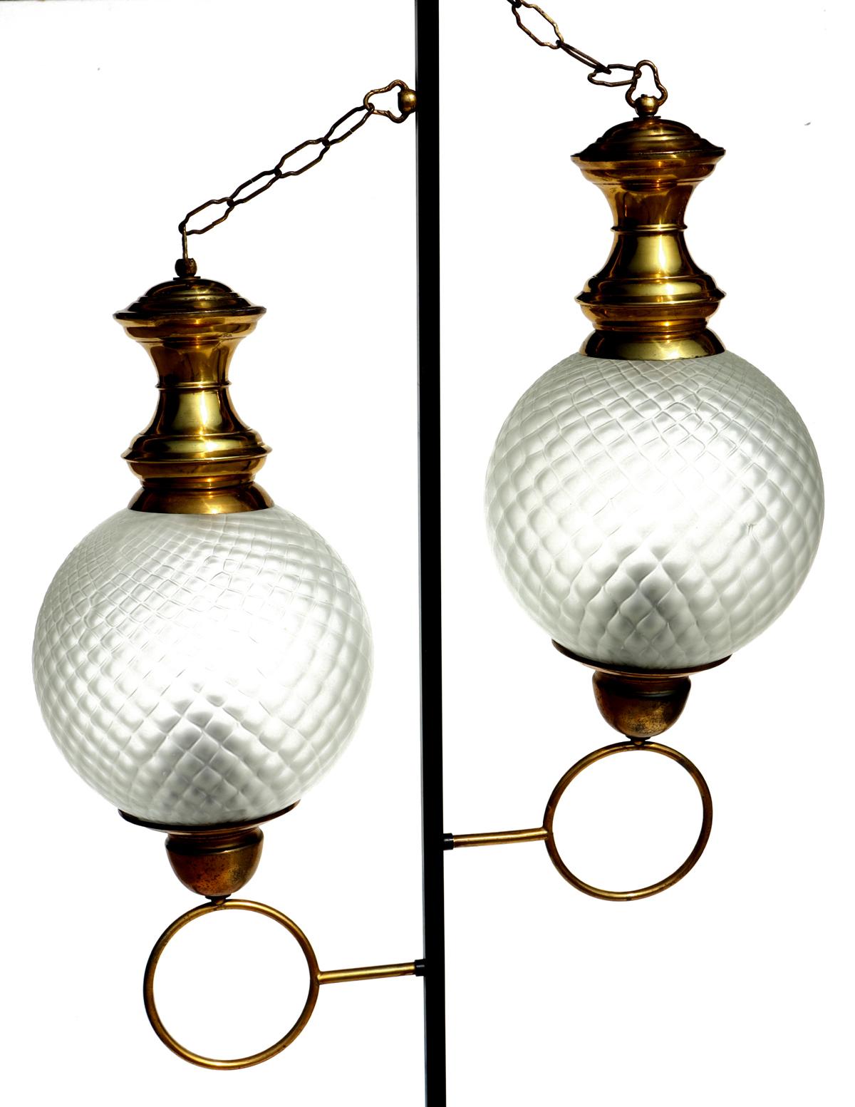 Italienische Stehlampe im Azucena-Stil aus der Mitte des Jahrhunderts, 1950er Jahre (Mitte des 20. Jahrhunderts) im Angebot