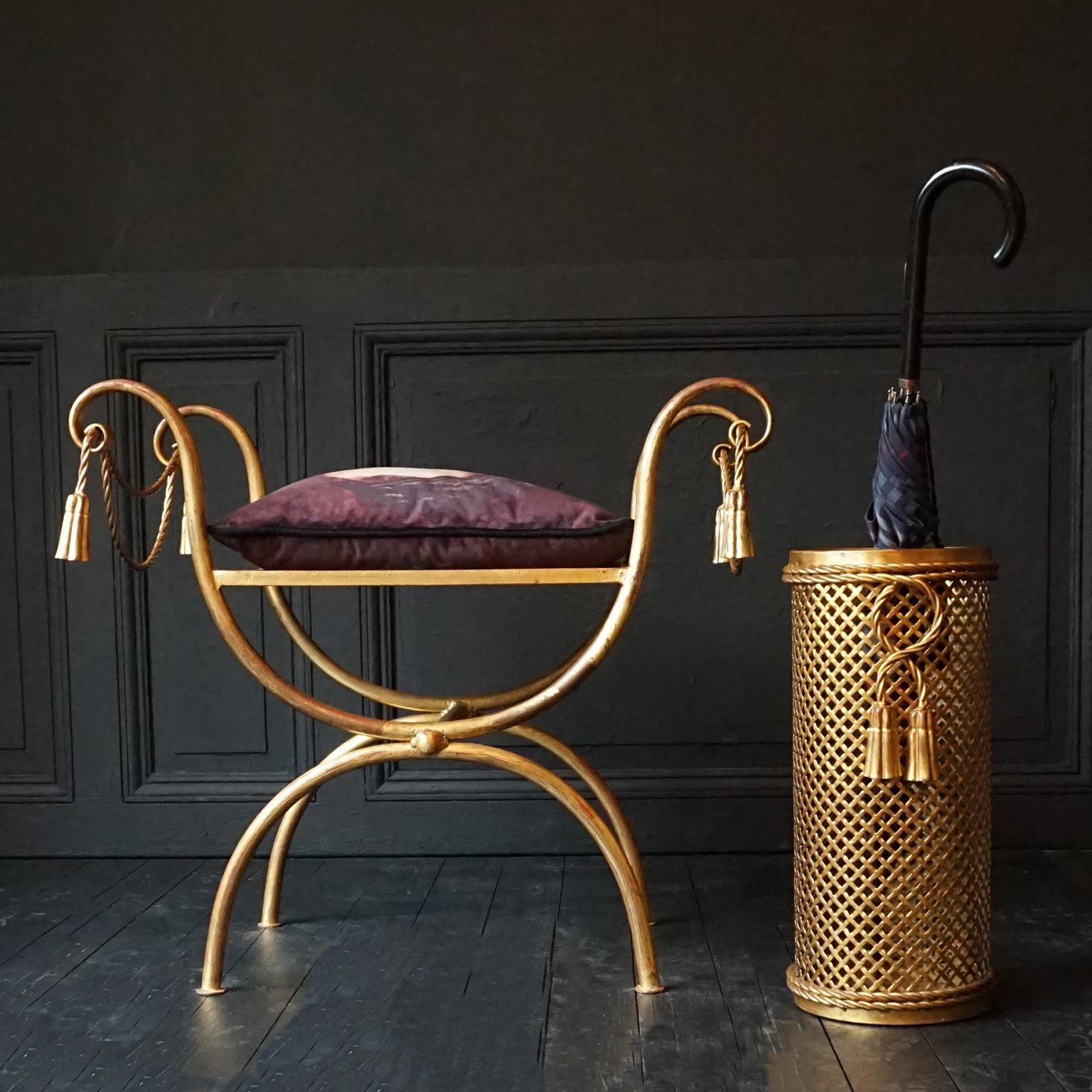 1950s Italian Midcentury Gilt Metal Rope and Tassel Stool and Umbrella Stand In Good Condition For Sale In Haarlem, NL