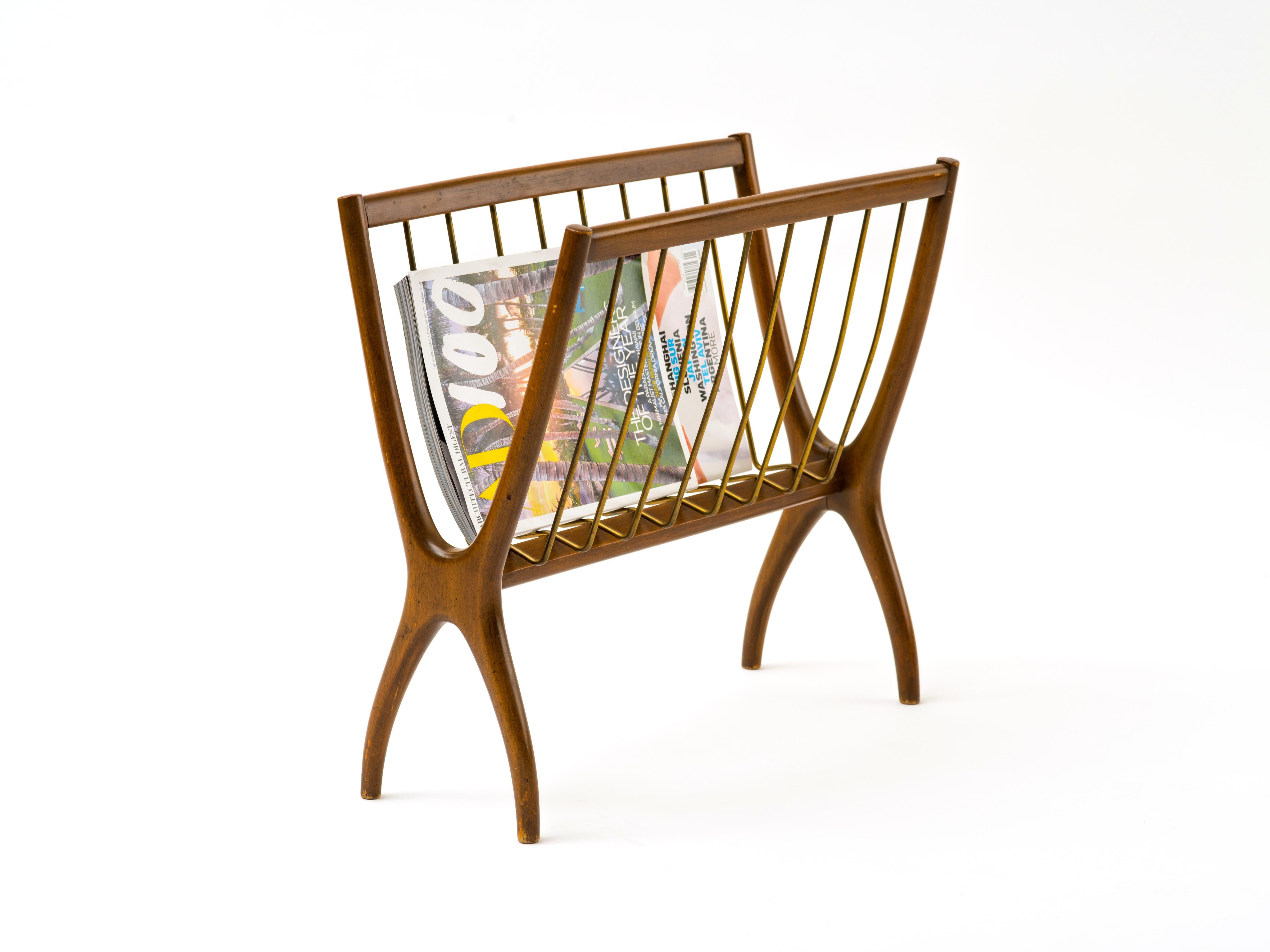 1950s Italian Modern Magazine Rack in Wood and Brass by Pietro Maffeis In Good Condition In Brooklyn, NY