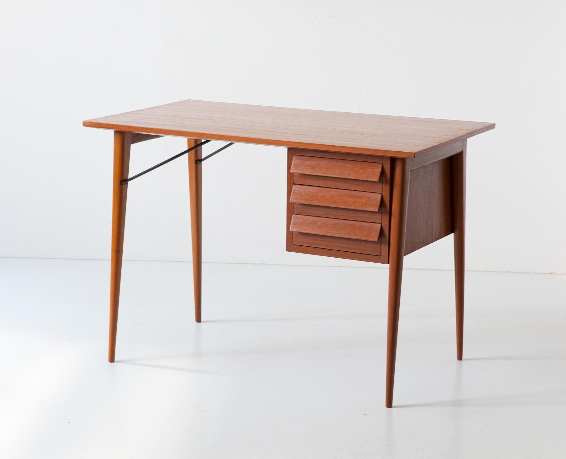 1950s Italian Modern Mahogany Desk Table 3