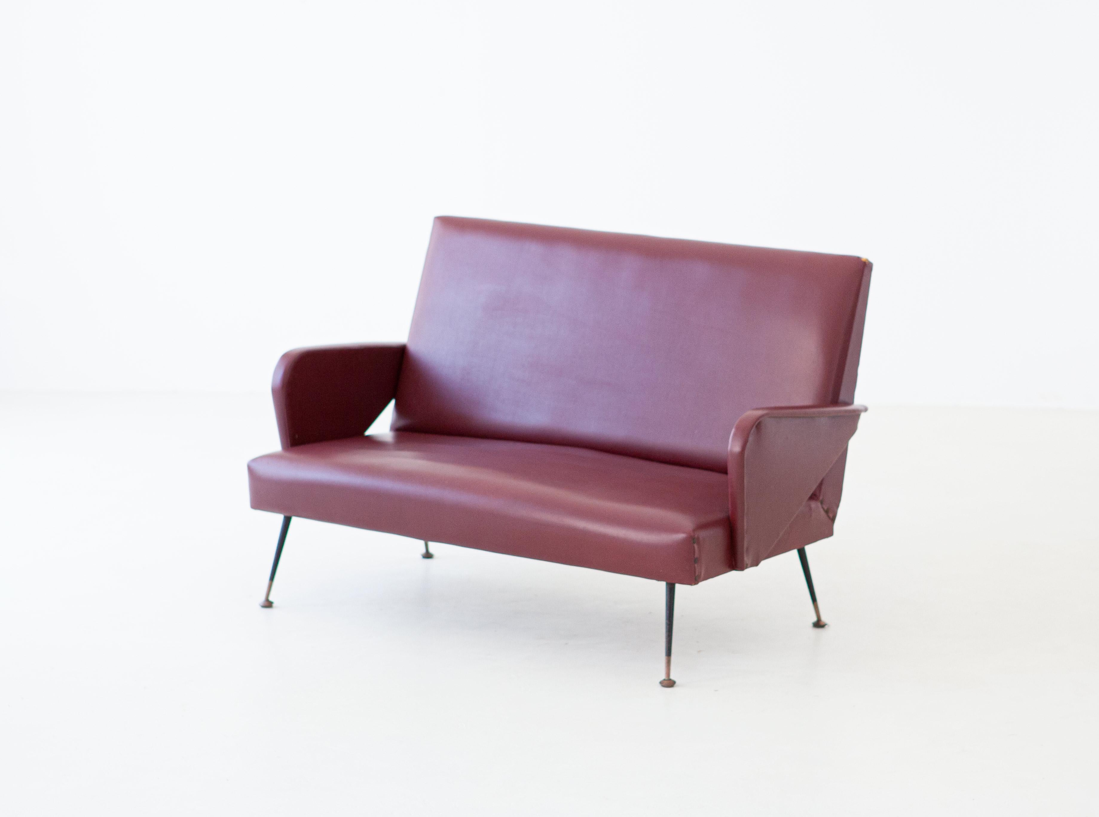 Mid-Century Modern sofa’, designed and produced in Italy during the 1950s

In original condition

We believe that the skai coating and padding should be replaced .
We have a wide selection of velvets, feel free to contact us and request photos of