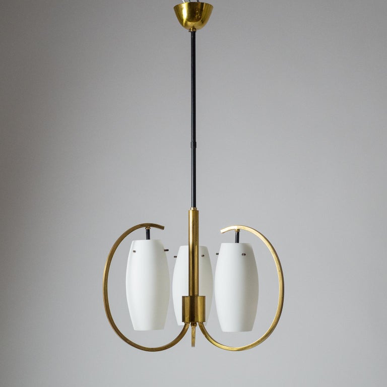 Italian Chandelier, 1950s, Satin Glass and Brass For Sale 4