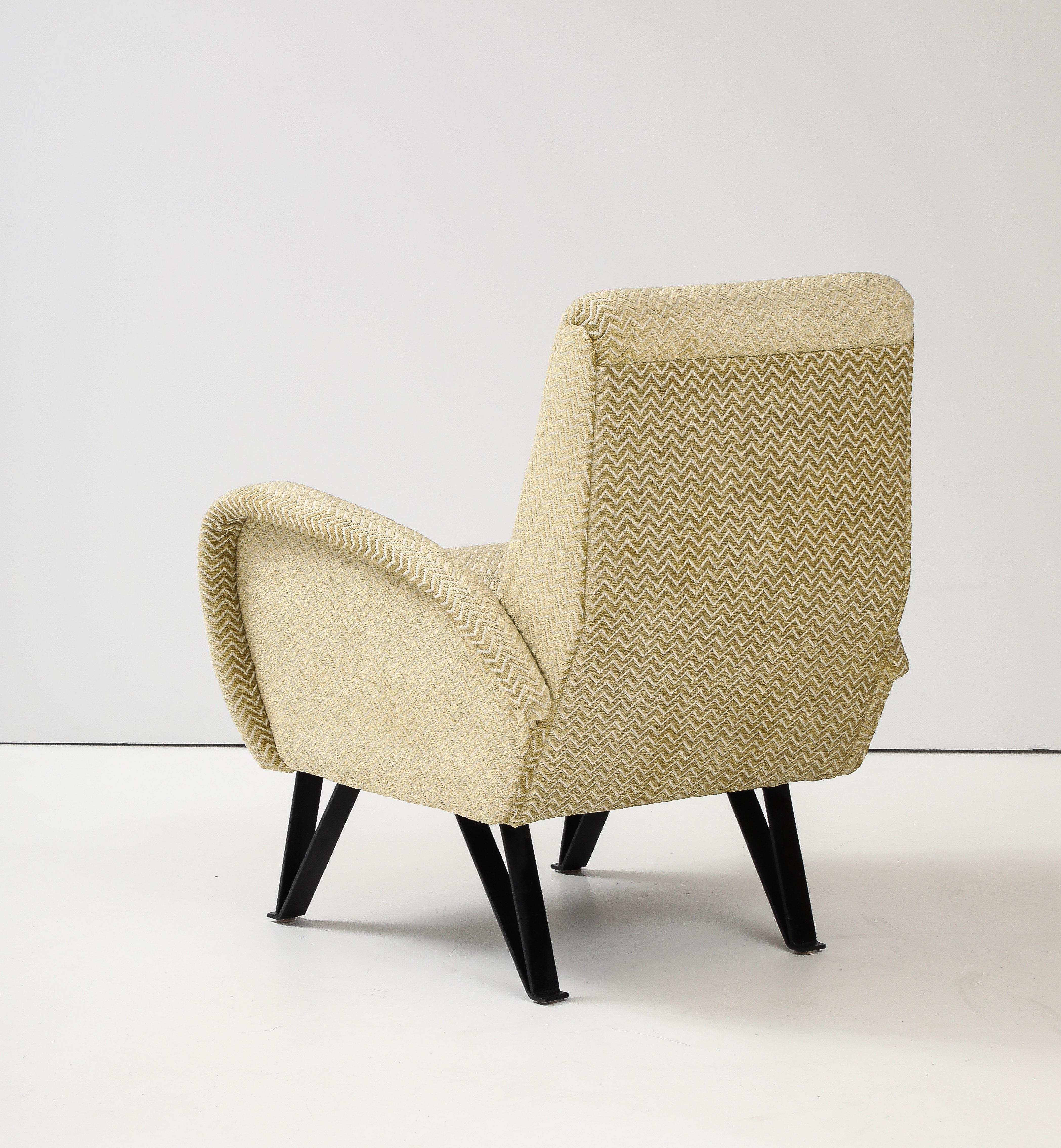 Sedia da salotto modernista italiana degli anni '50 con rivestimento in velluto 1