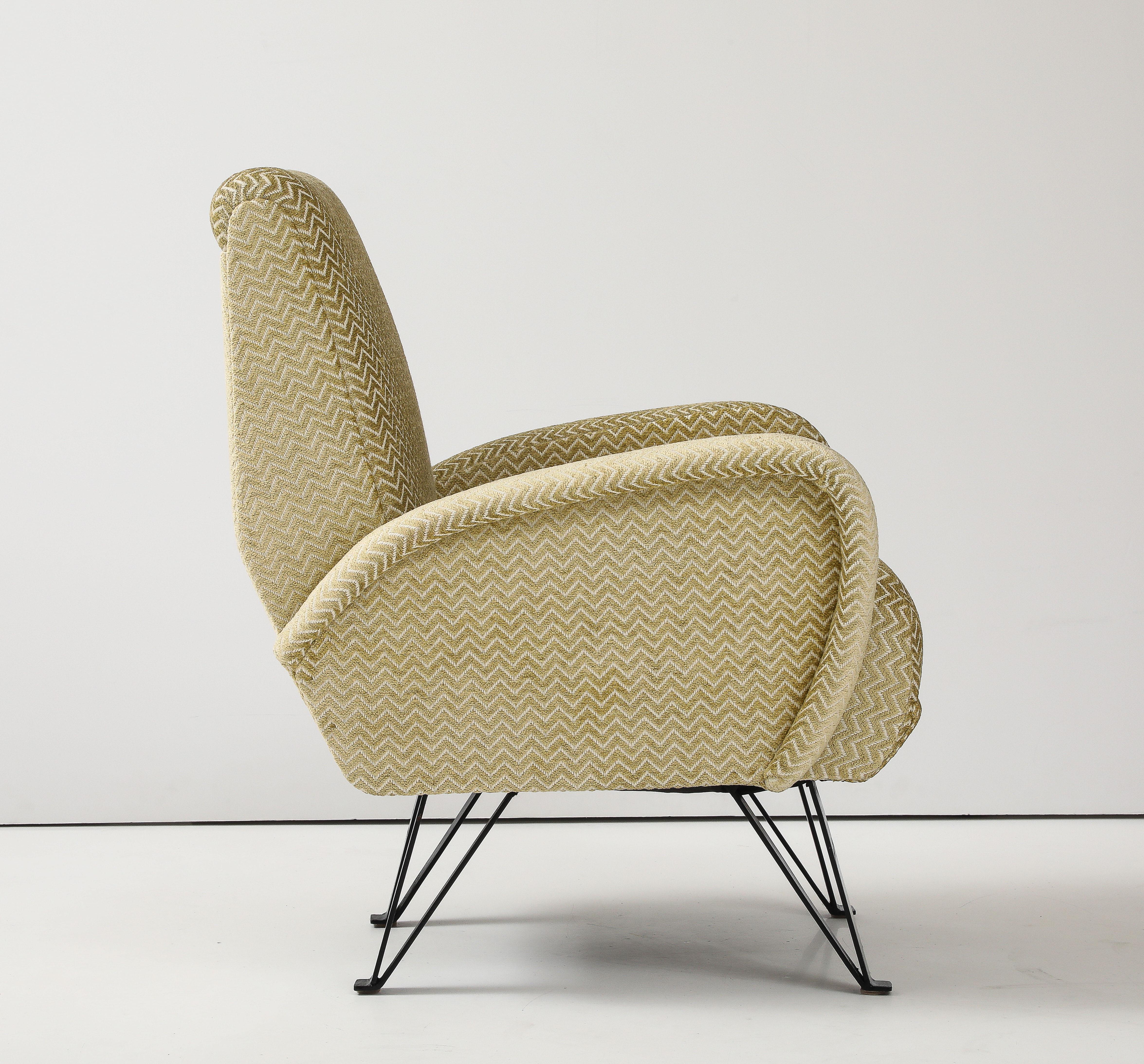 Sedia da salotto modernista italiana degli anni '50 con rivestimento in velluto 2