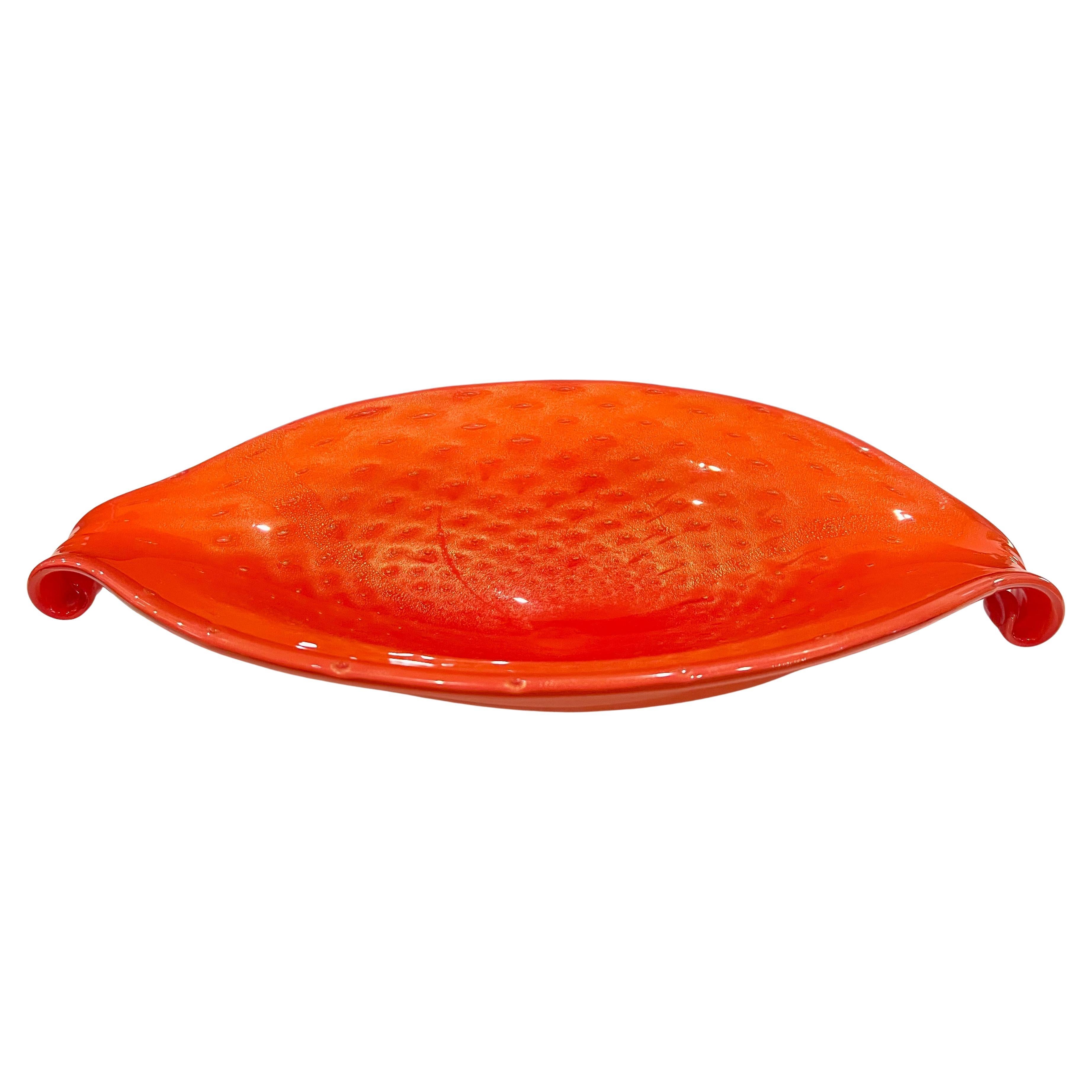 Splendido colore arancione pieno con spruzzi d'oro, centrotavola scultura italiano di Murano intenso e bellissimo.