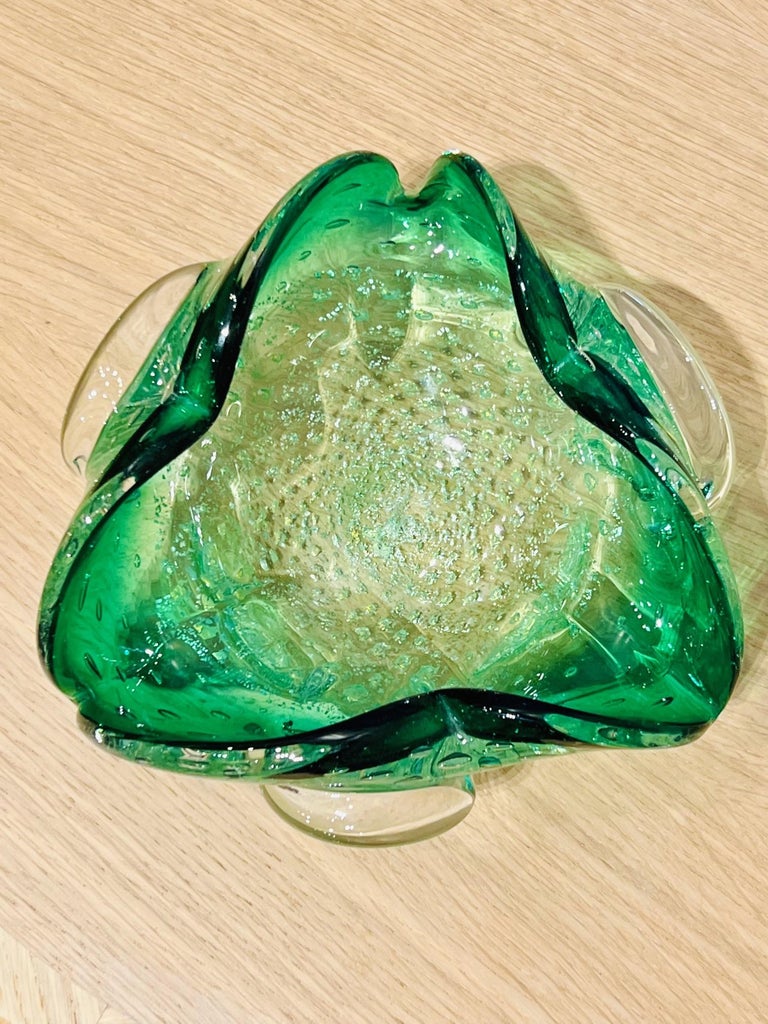 1950's Italian Murano Bowl or Ashtray in Emerald Green with Gold Leaf For Sale 5