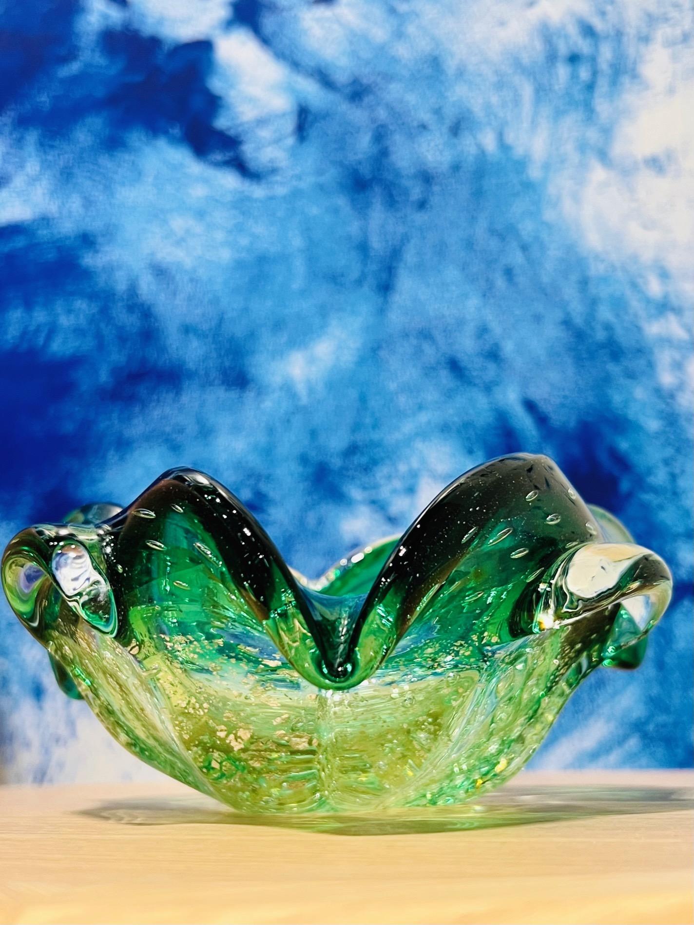 Hand-Crafted Emerald Green Murano Bowl or Ashtray with Gold Leaf Accents, Italy c. 1950s