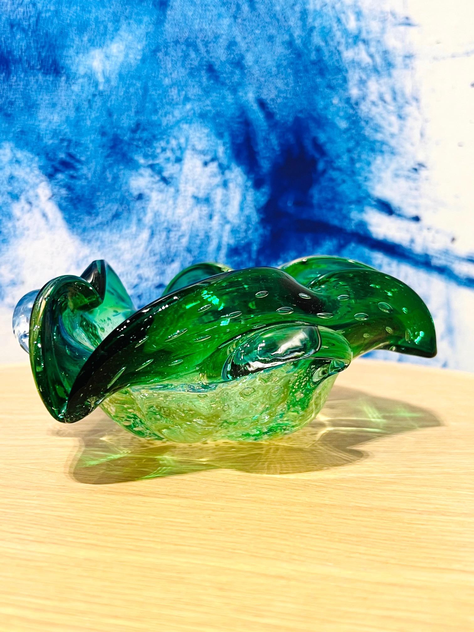 Mid-20th Century Emerald Green Murano Bowl or Ashtray with Gold Leaf Accents, Italy c. 1950s