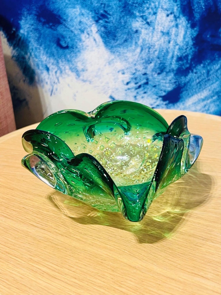 1950's Italian Murano Bowl or Ashtray in Emerald Green with Gold Leaf For Sale 1
