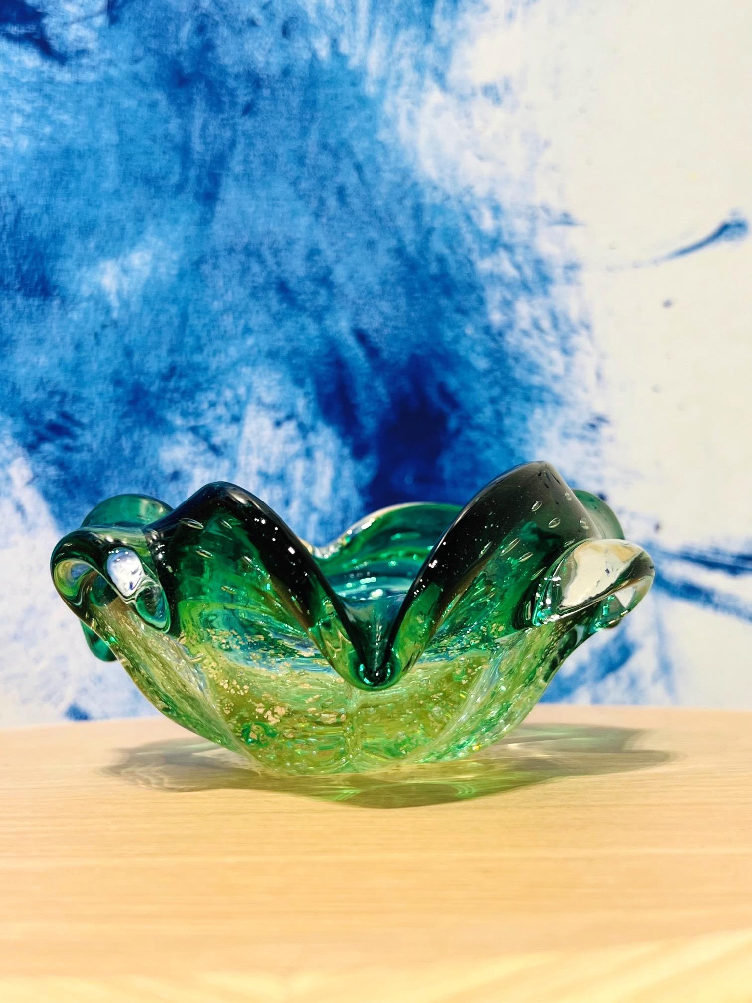 Emerald Green Murano Bowl or Ashtray with Gold Leaf Accents, Italy c. 1950s 1