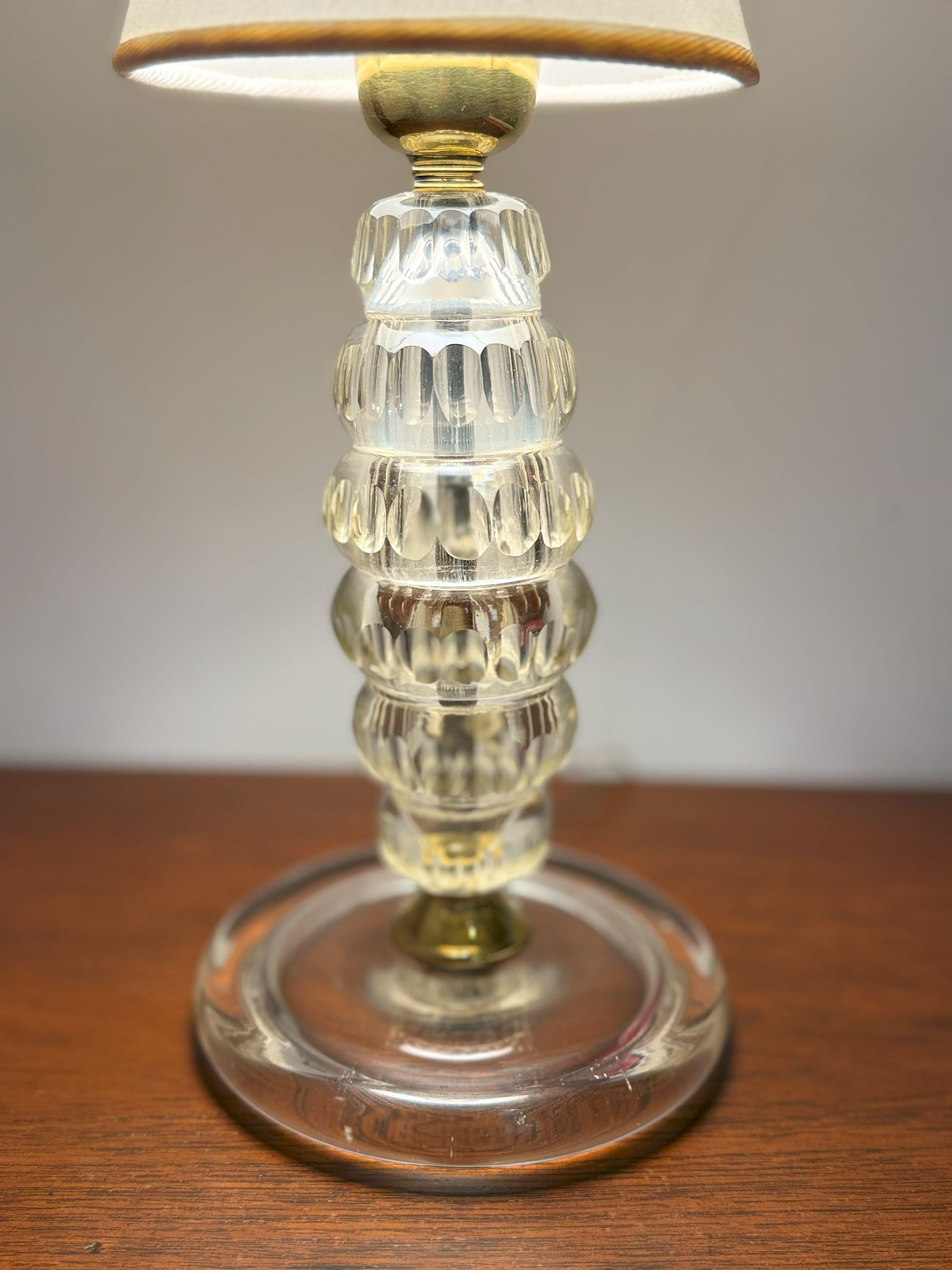 Verre de Murano Vintage Italian Murano Glass and Brass Vintage Table Lamp des années 1950 en vente
