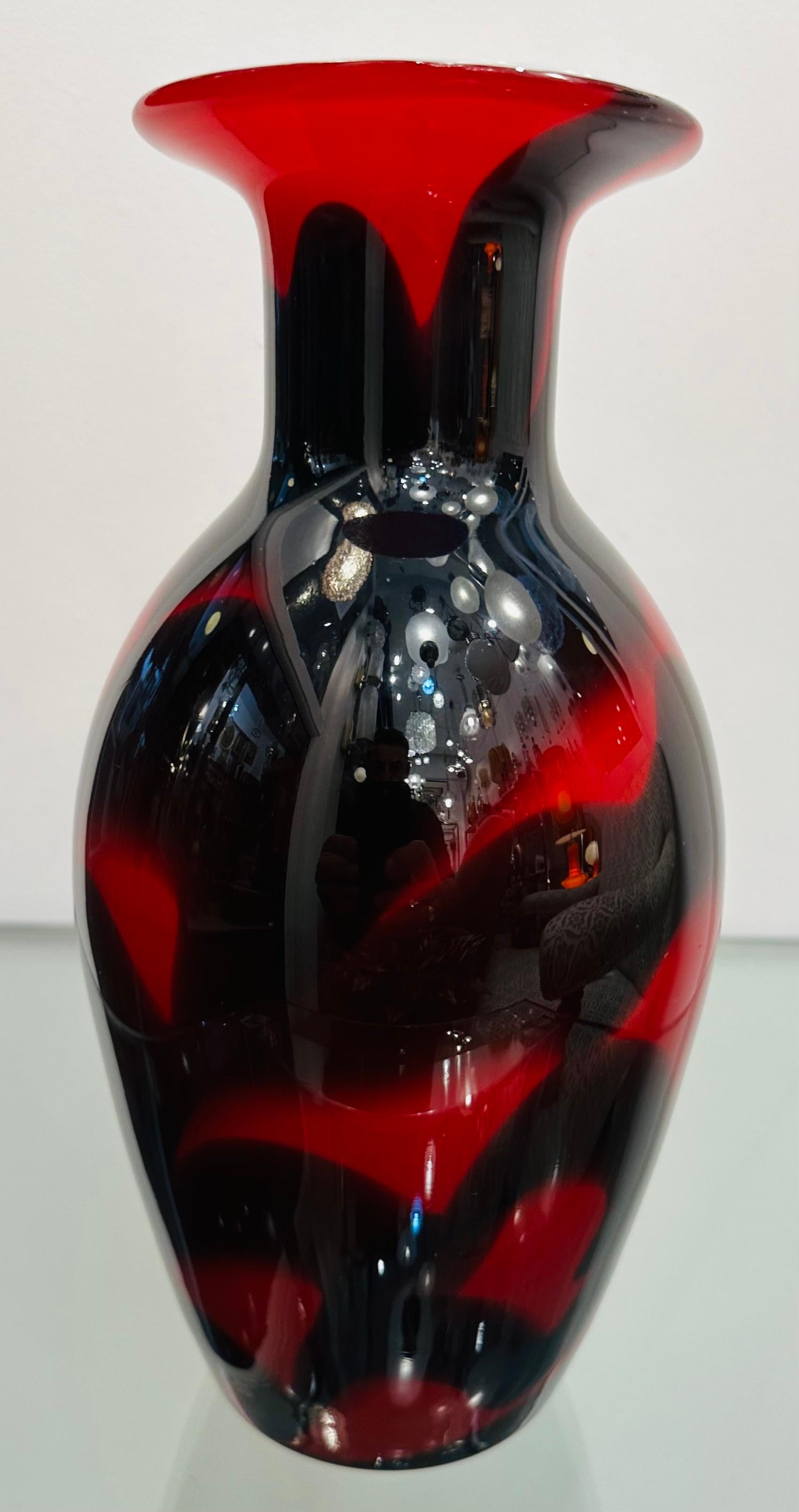1950s Italian Murano Red Black & White Glass Vase Attr. Carlo Moretti For Sale 3