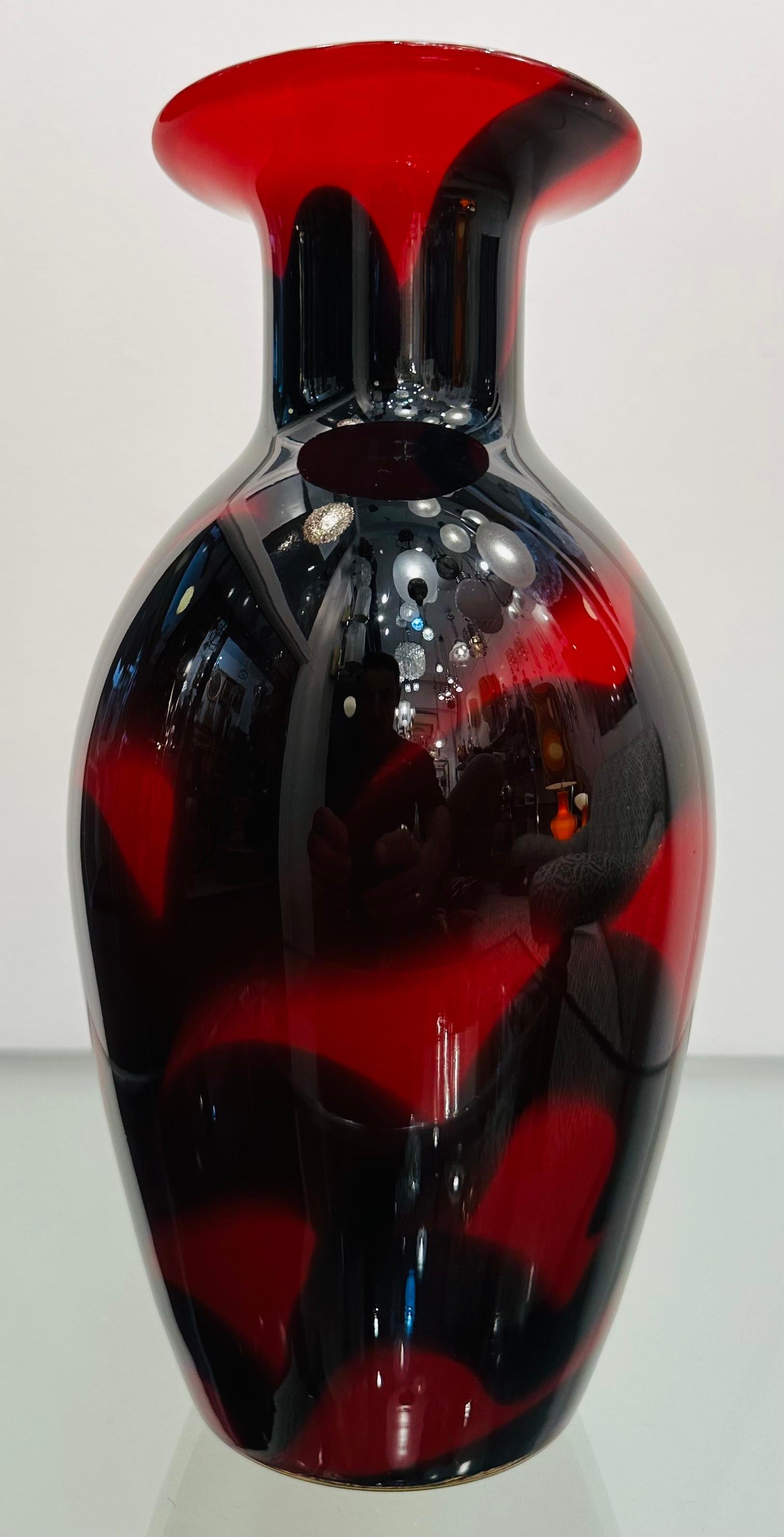 1950s Italian Murano Red Black & White Glass Vase Attr. Carlo Moretti For Sale 4