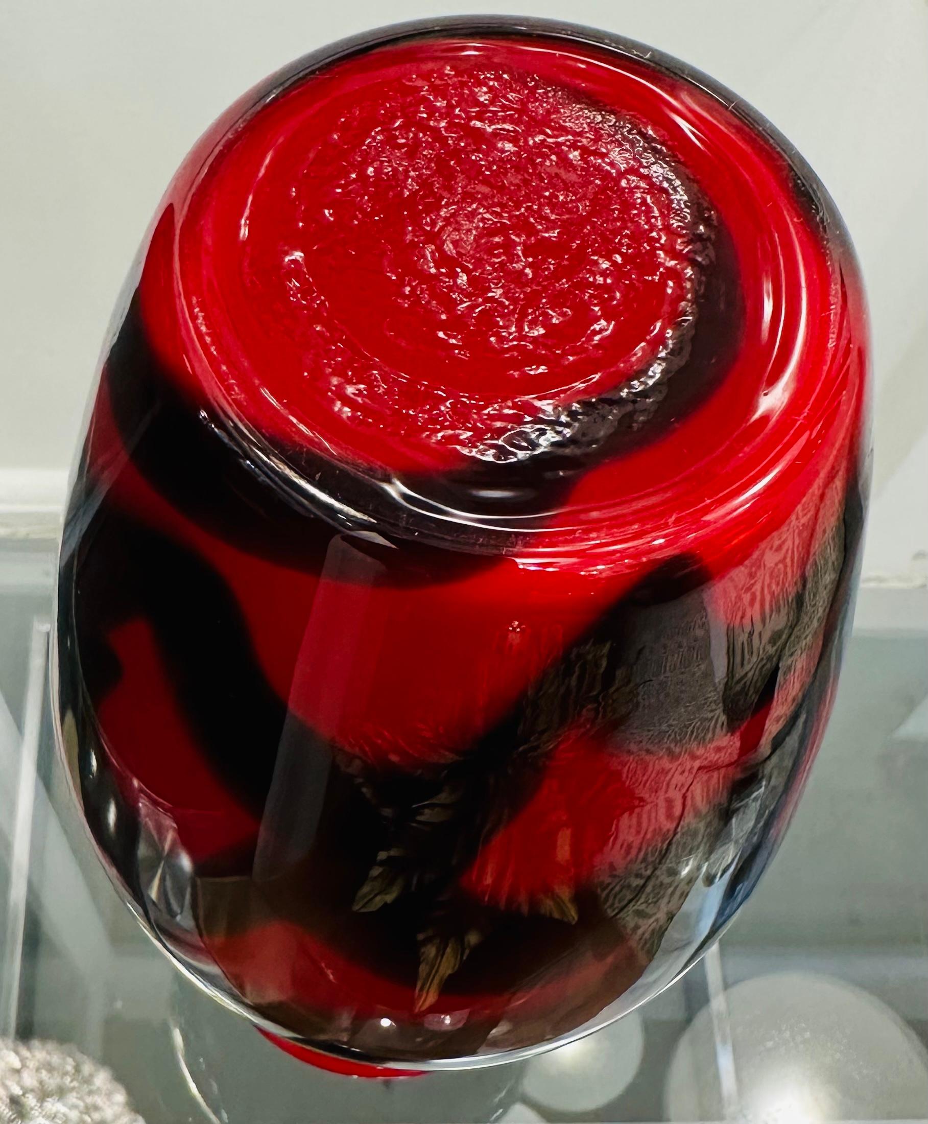 1950s Italian Murano Red Black & White Glass Vase Attr. Carlo Moretti For Sale 7