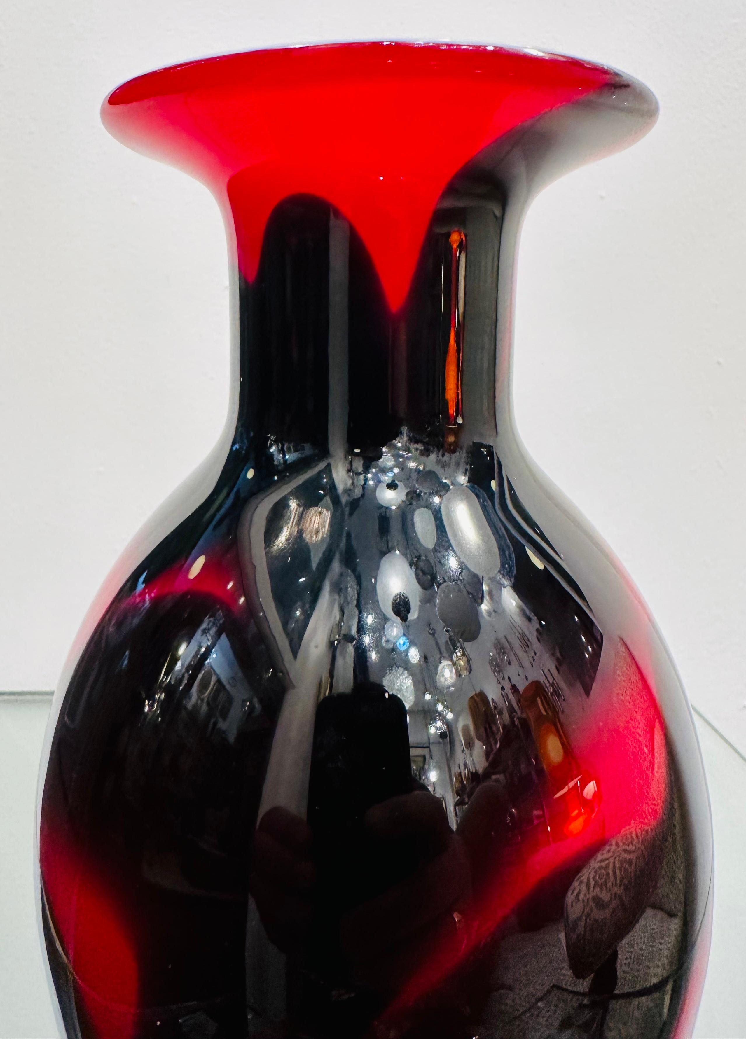 1950s Italian Murano Red Black & White Glass Vase Attr. Carlo Moretti For Sale 8