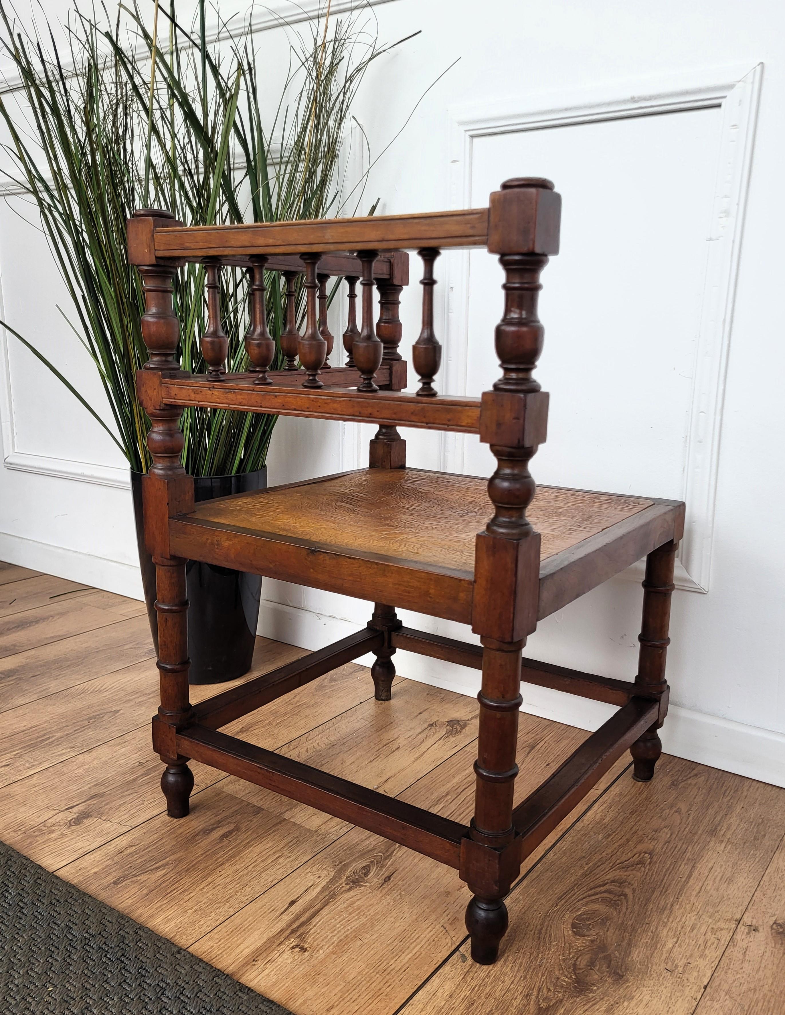 20th Century 1950s Italian Neoclassic Carved Wooden Corner Chair For Sale