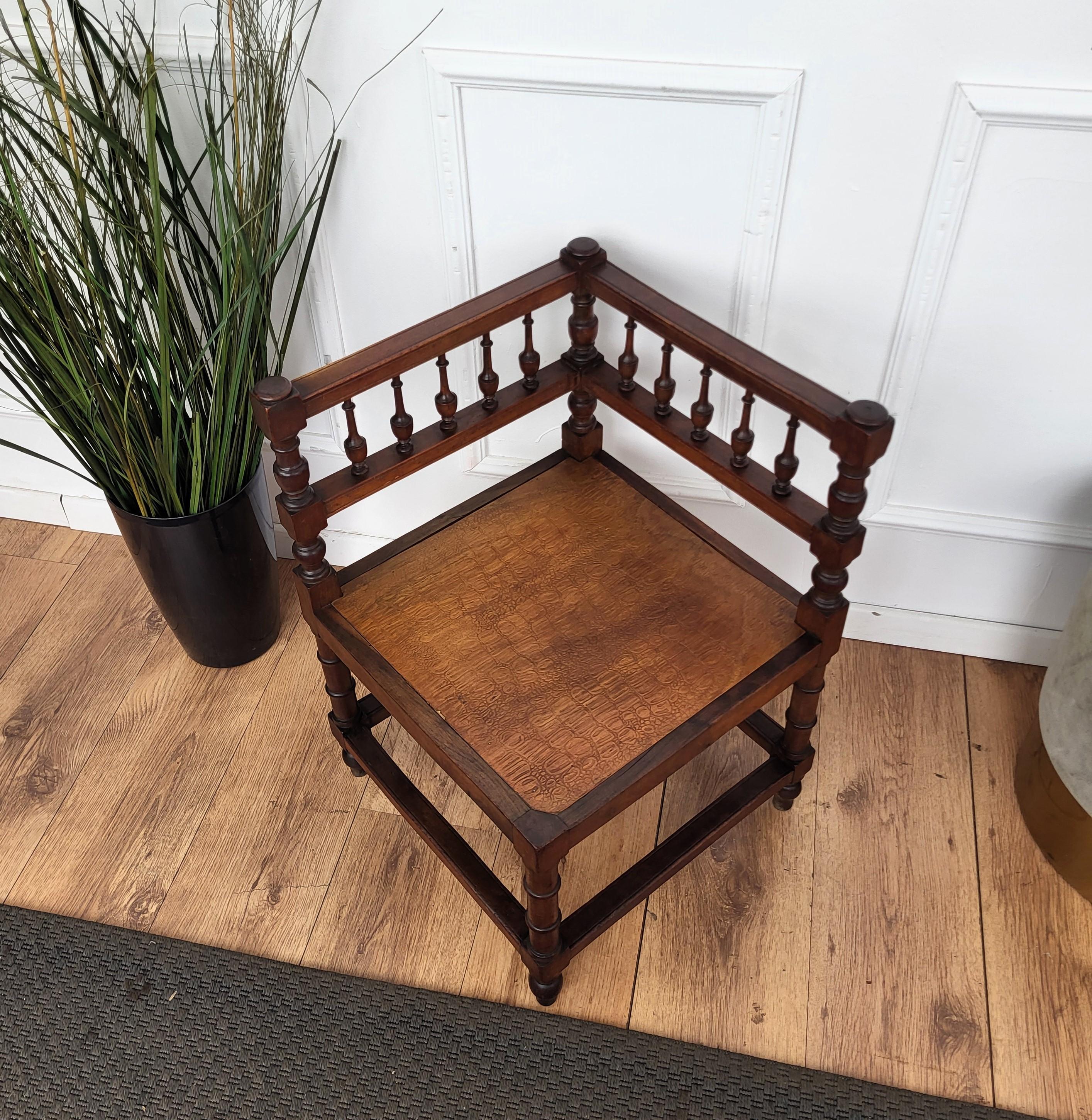 1950s Italian Neoclassic Carved Wooden Corner Chair For Sale 1