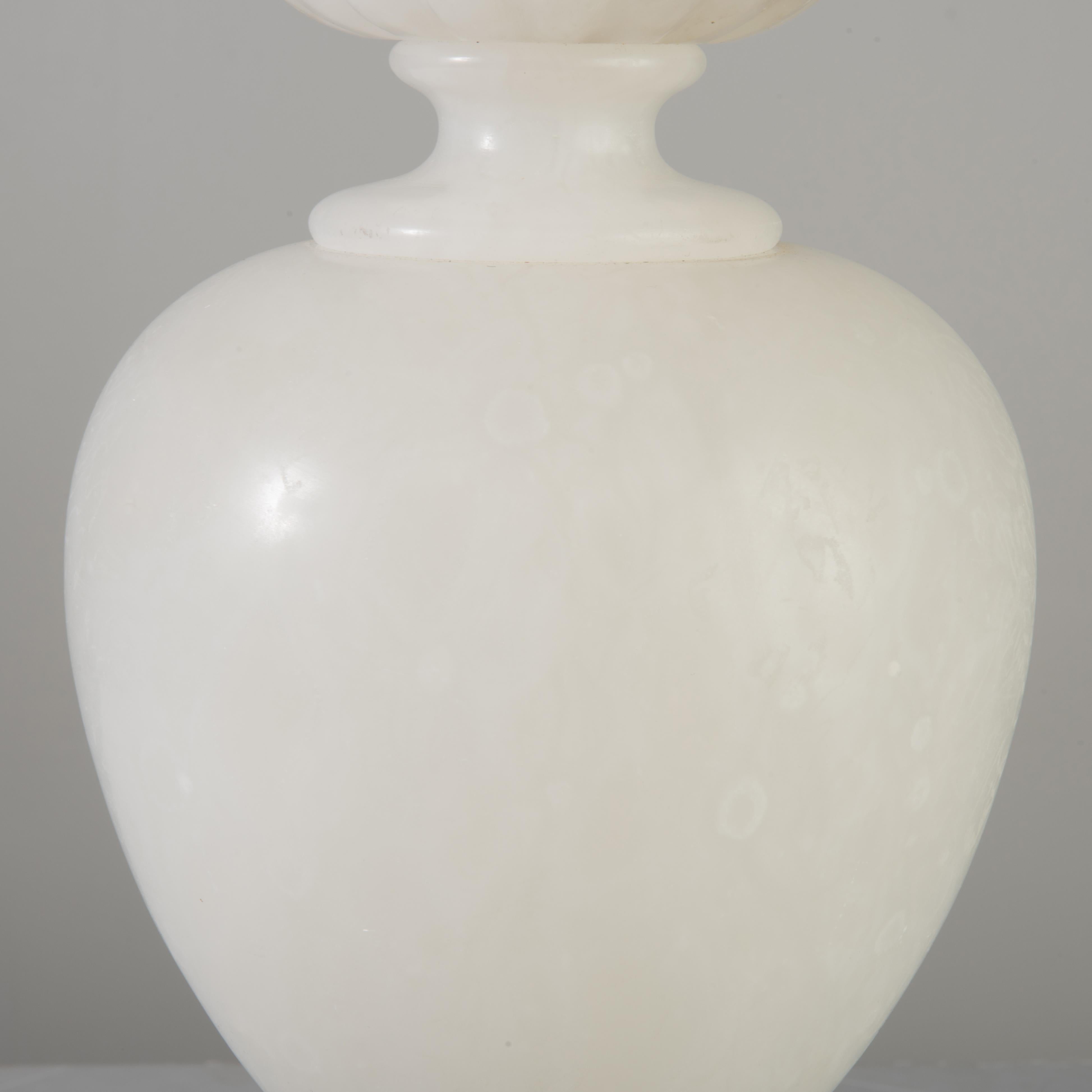 1950s Italian Neoclassical Alabaster Vase Urn Baluster Marbro Style Lamp For Sale 5