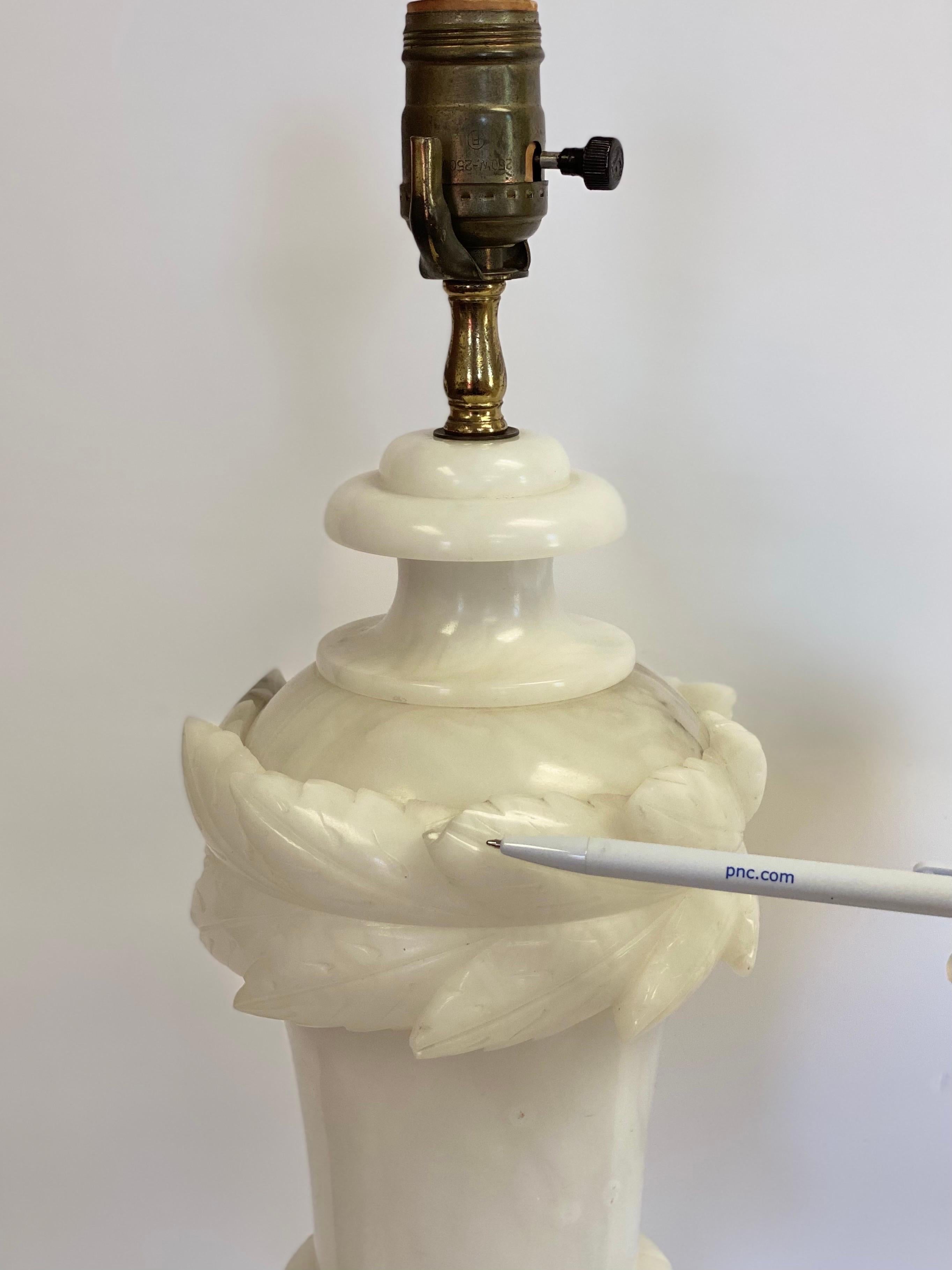 1950s Italian Neoclassical White Marble Tall Table Lamp with Pleated Shades 4