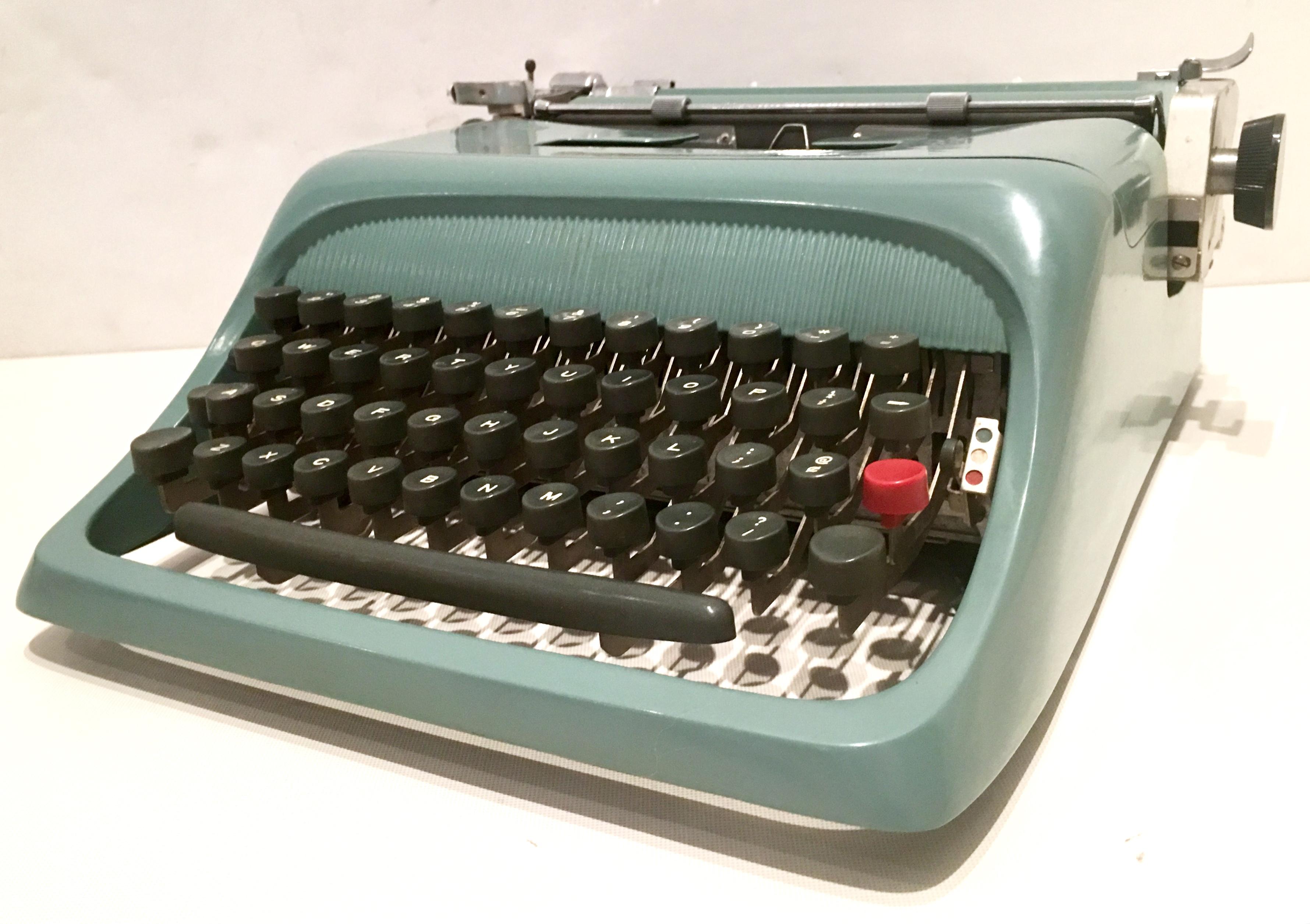 olivetti studio 44 typewriter