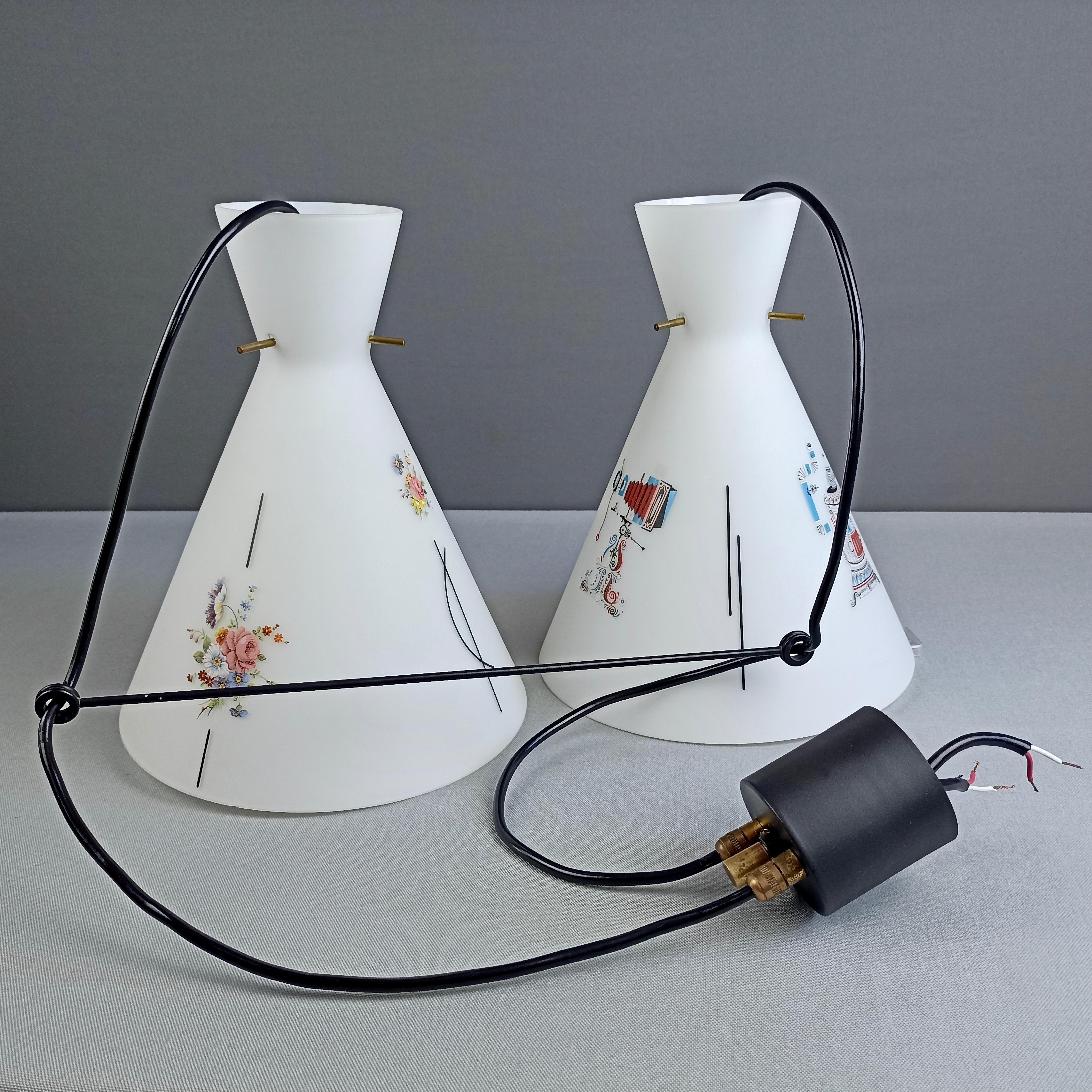 1950s Italian opaline glass with original decoration two-light pendant lamp.   For Sale 6