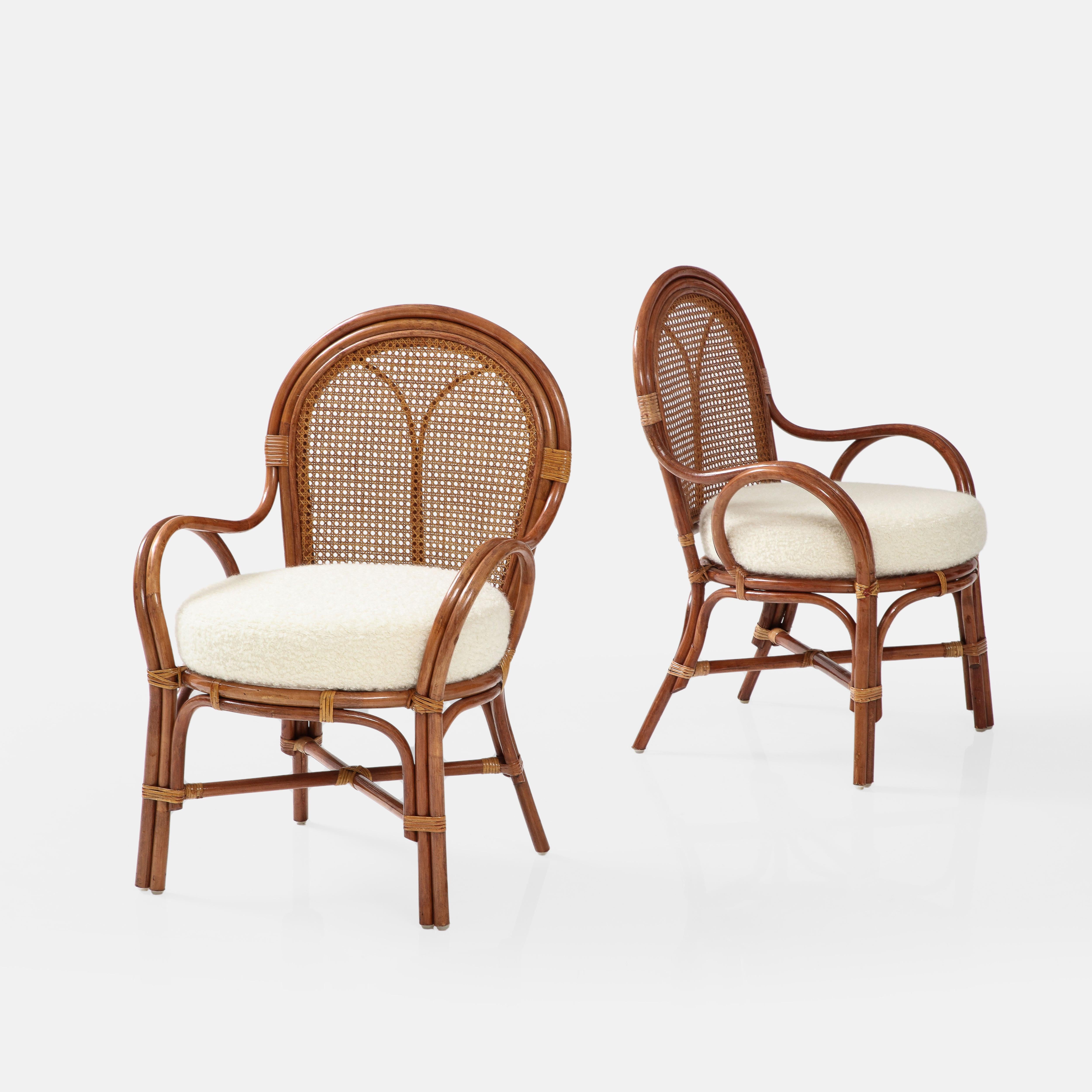 Lacquered 1950s Italian Pair of Bamboo and Rattan Armchairs with Ivory Bouclé Cushions For Sale