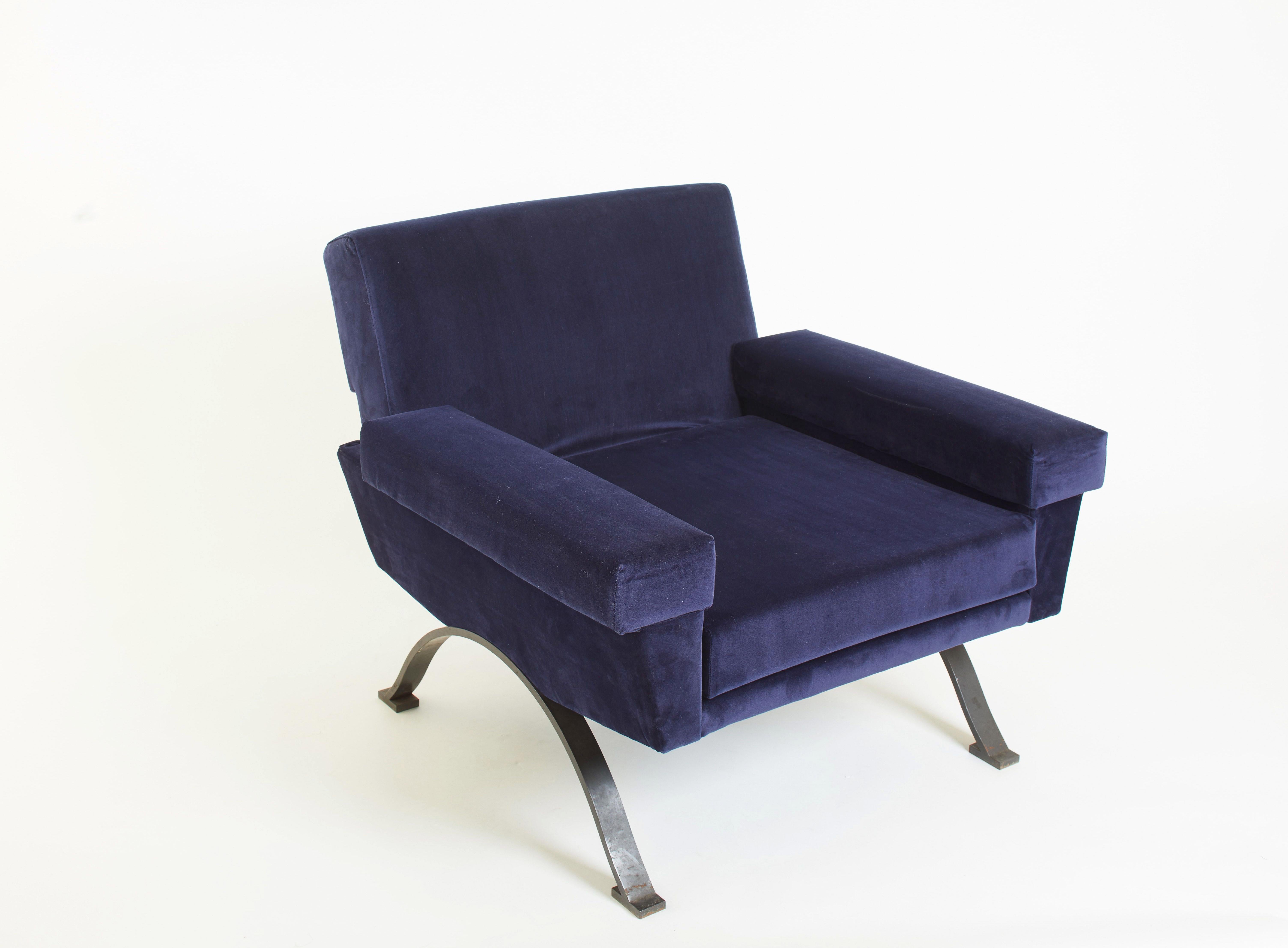 1950s Italian pair of blue velvet lounge chairs with black metal legs. Fully restored and reupholstered.