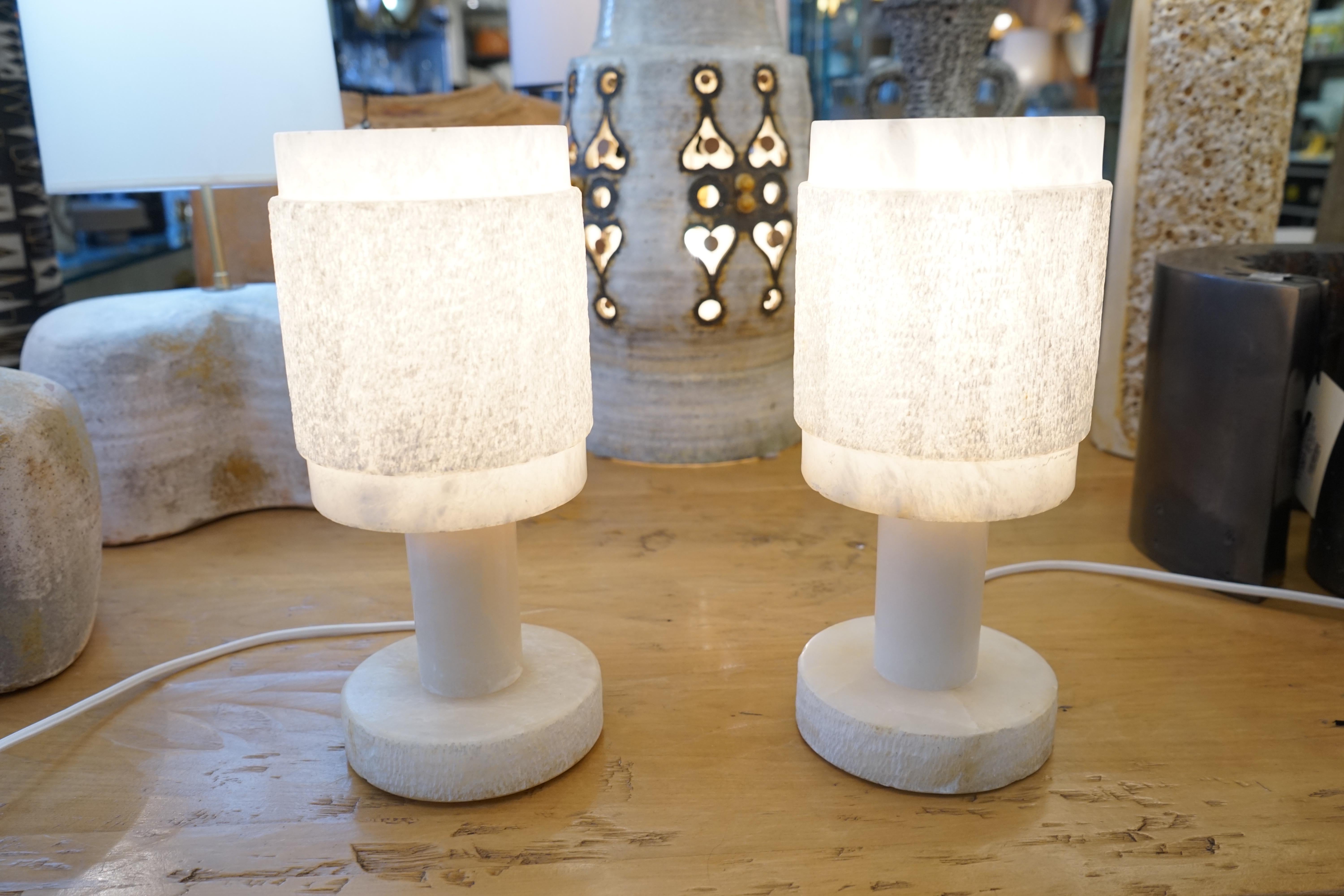 1950s Italian Pair of White Alabaster Lamps with Carved Shades 1