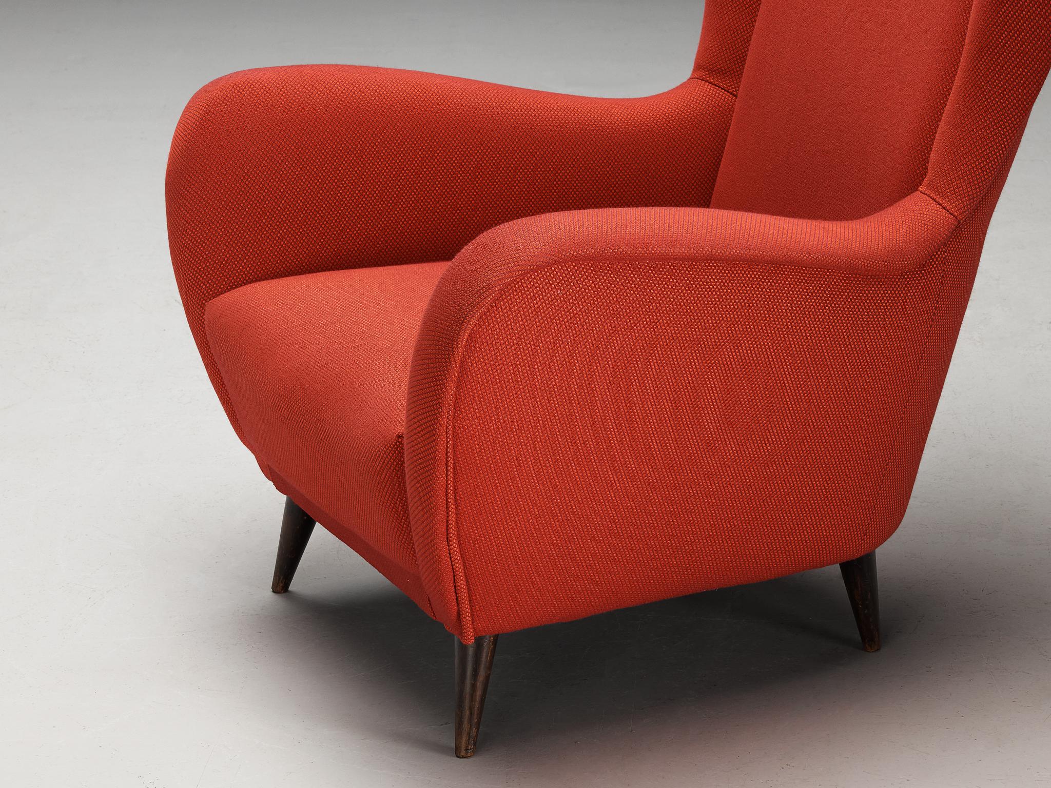 1950s Italian Pair of Wingback Chairs in Red Upholstery and Wood For Sale 4