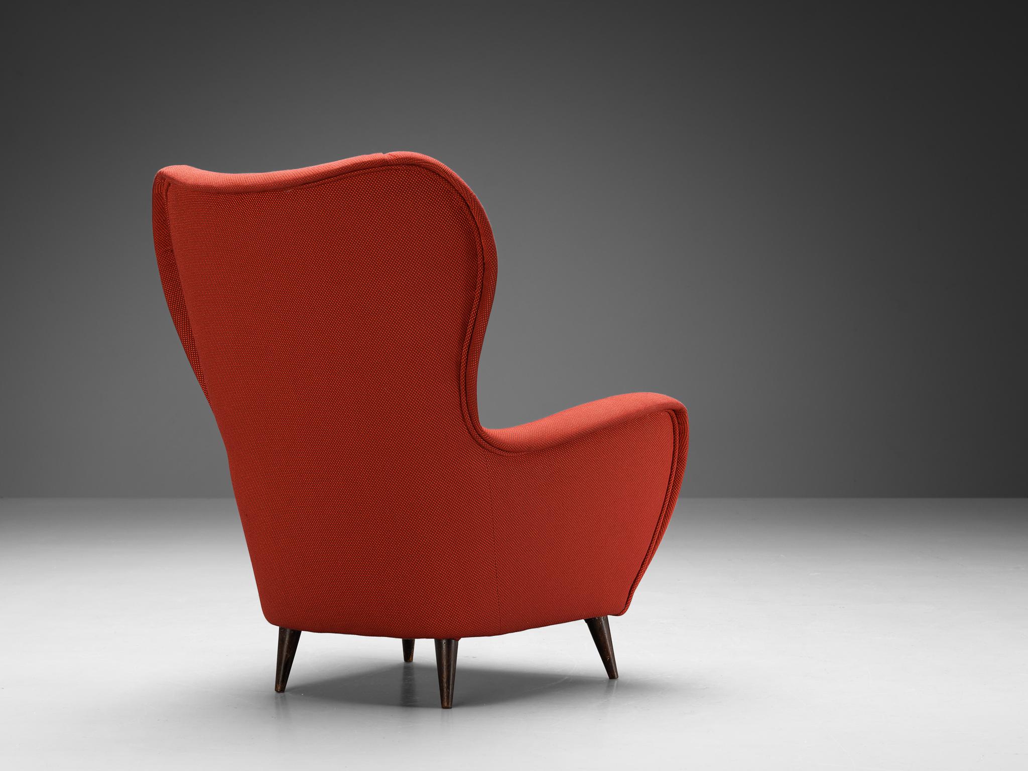 1950s Italian Pair of Wingback Chairs in Red Upholstery and Wood For Sale 1