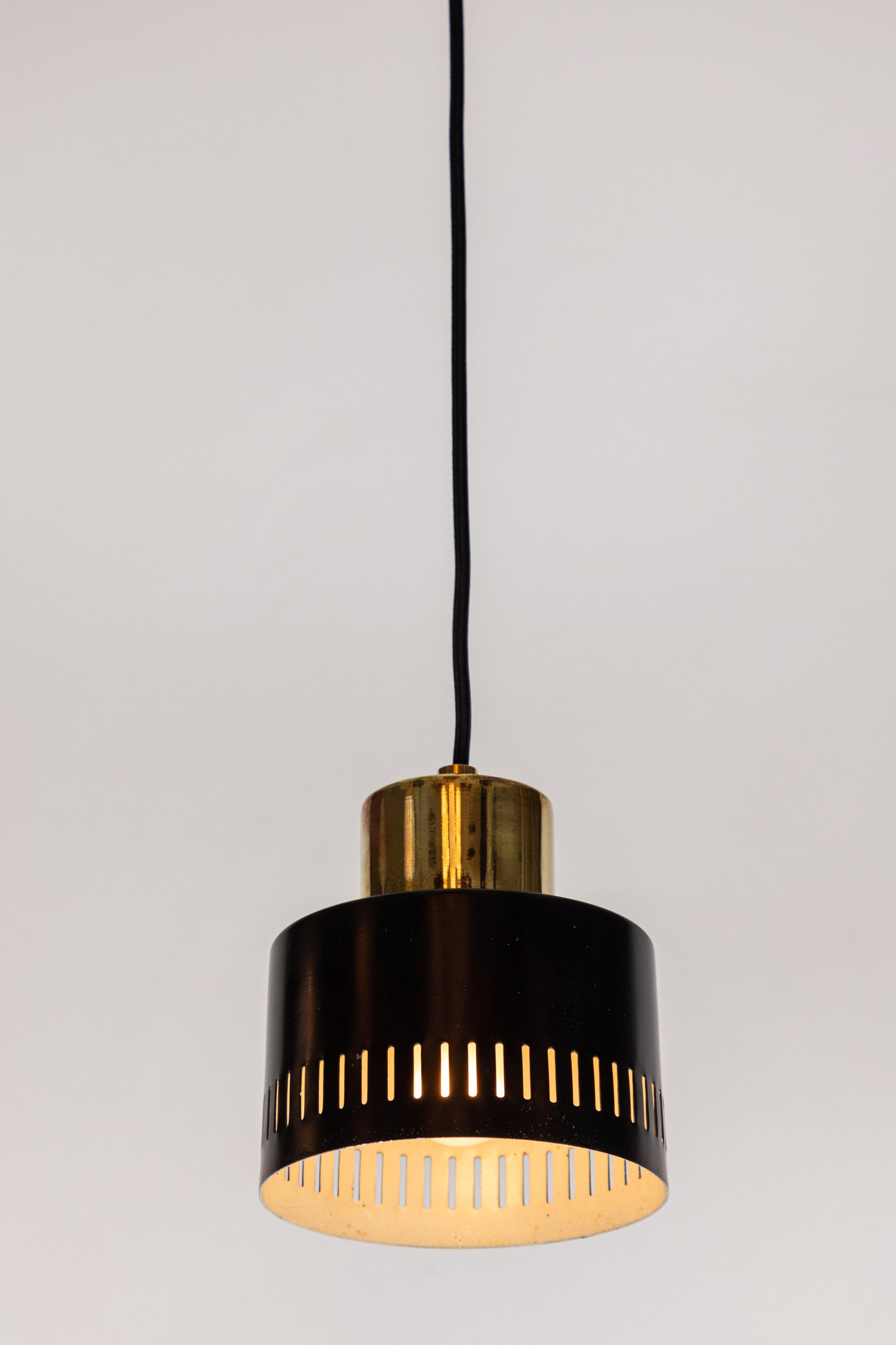 Painted 1950s Italian Pendant in Black and Brass Attributed to Stilnovo