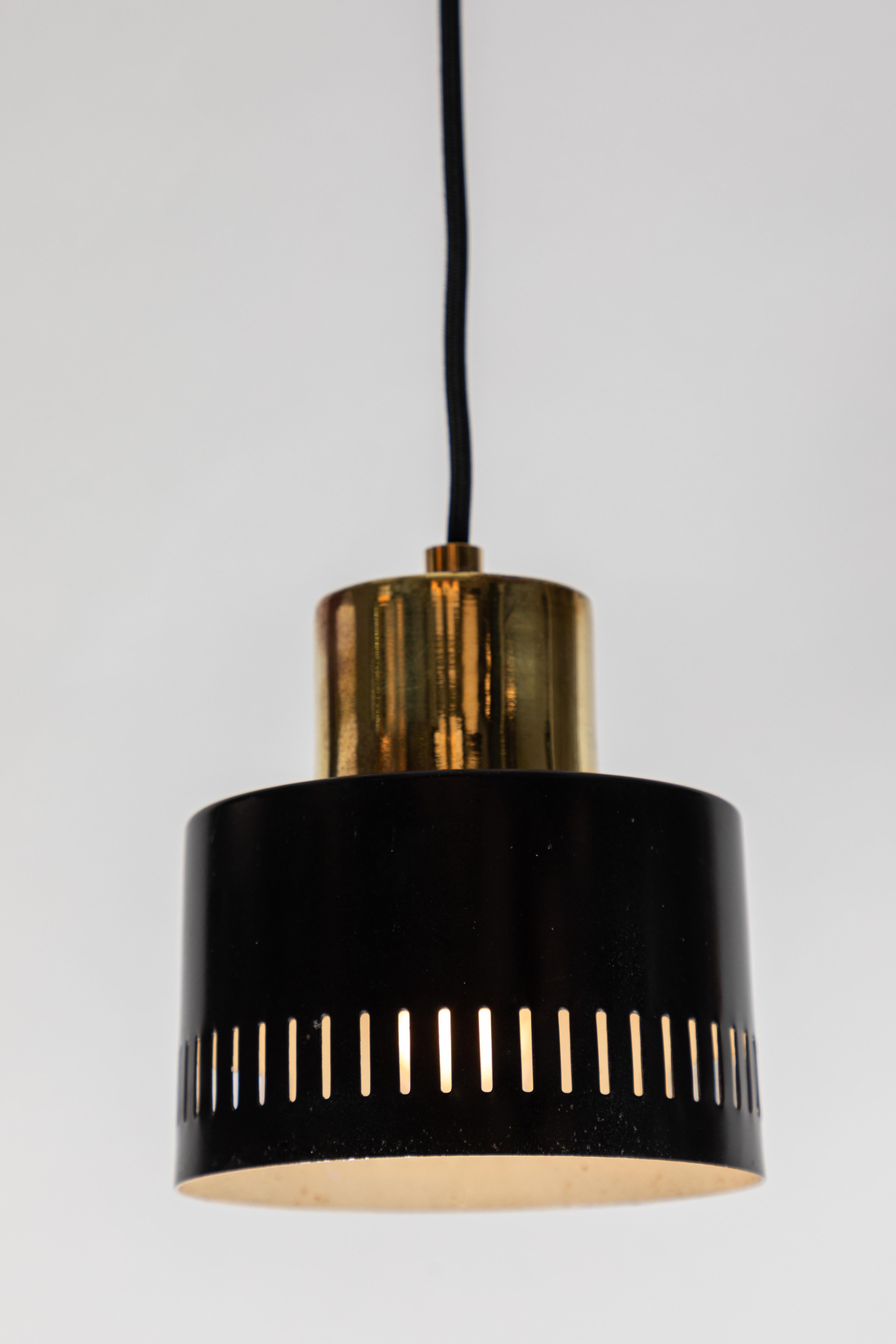 1950s Italian Pendant in Black and Brass Attributed to Stilnovo In Good Condition In Glendale, CA