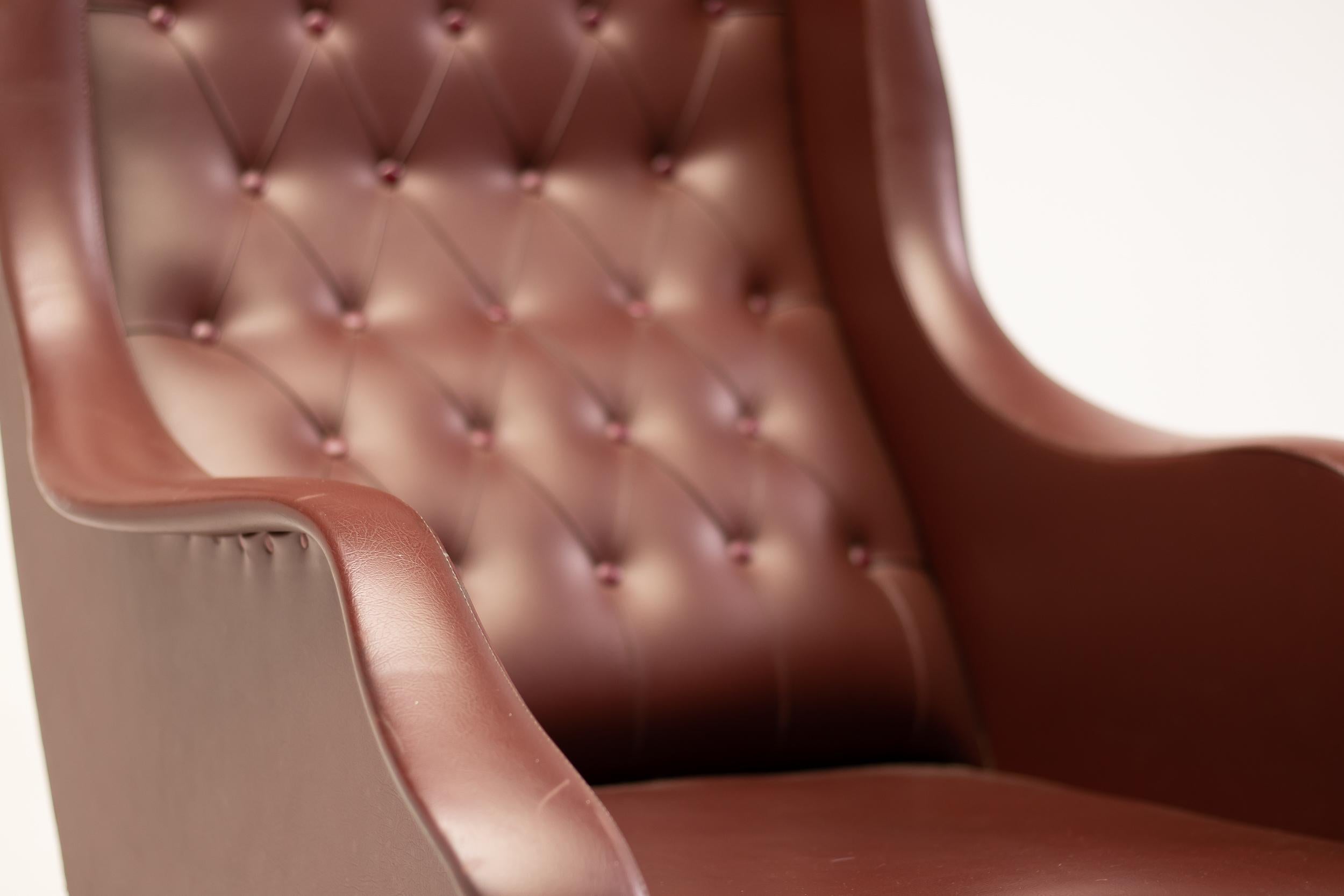 Silla reclinable italiana de los años 50 en naugahyde color sangre de buey Acero en venta