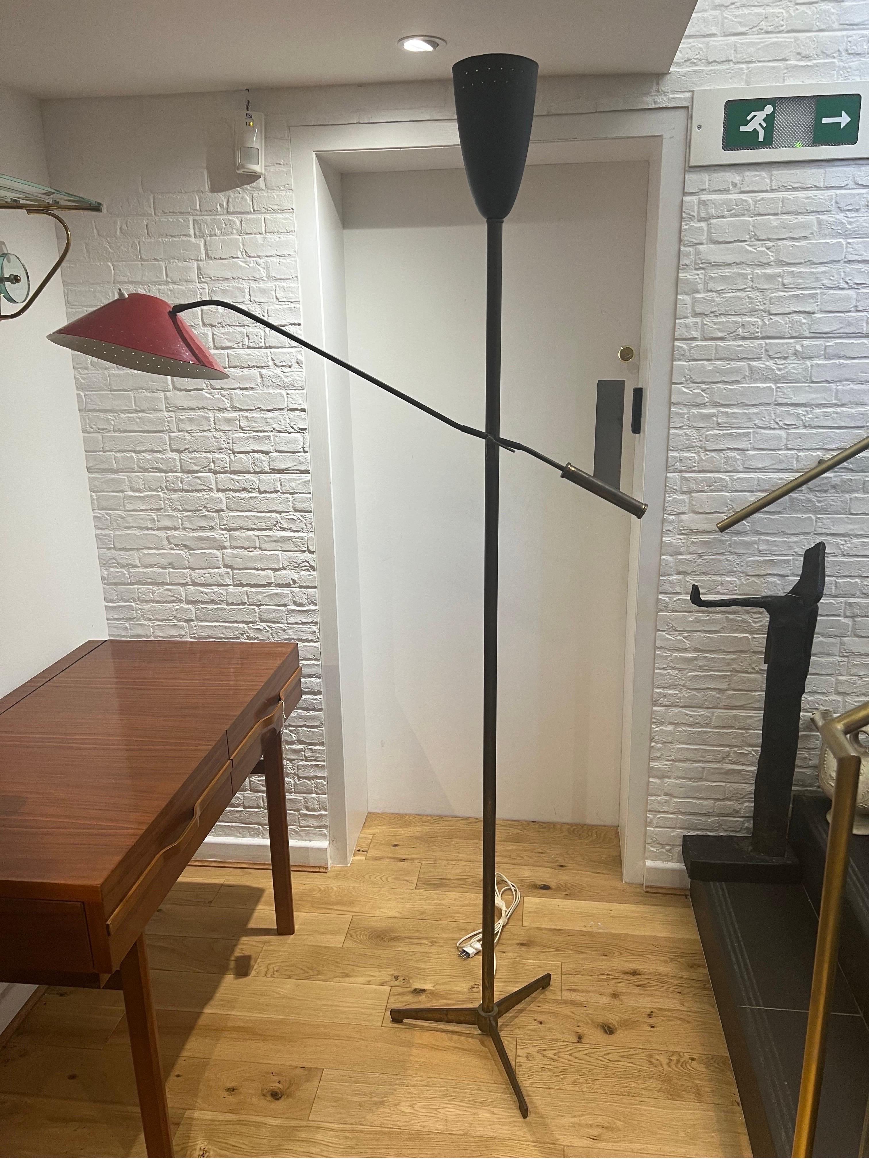 20th Century 1950s Italian red and black diffuser standard lamp  For Sale
