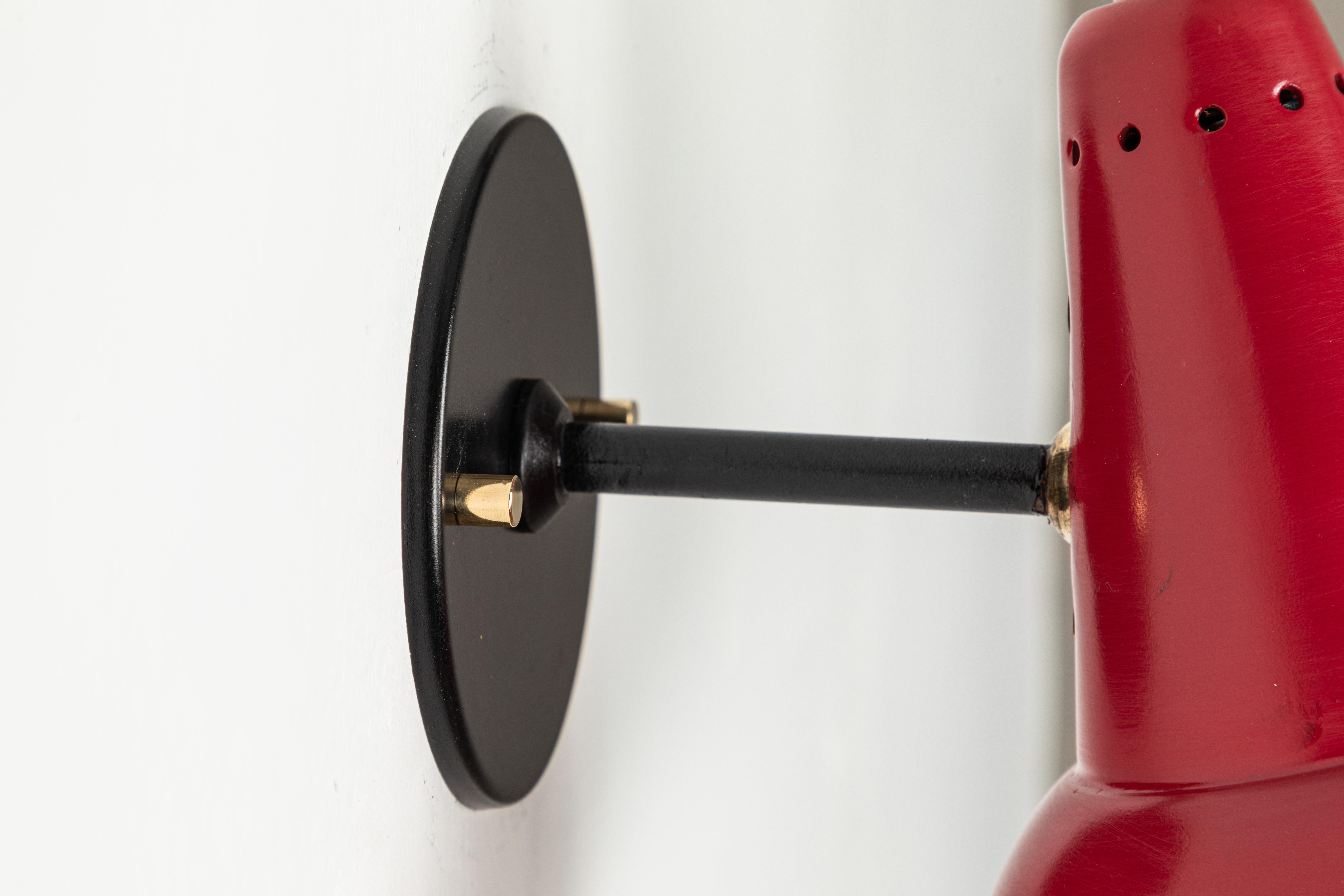 1950s Italian Red Articulating Sconce Attributed to Gino Sarfatti 4