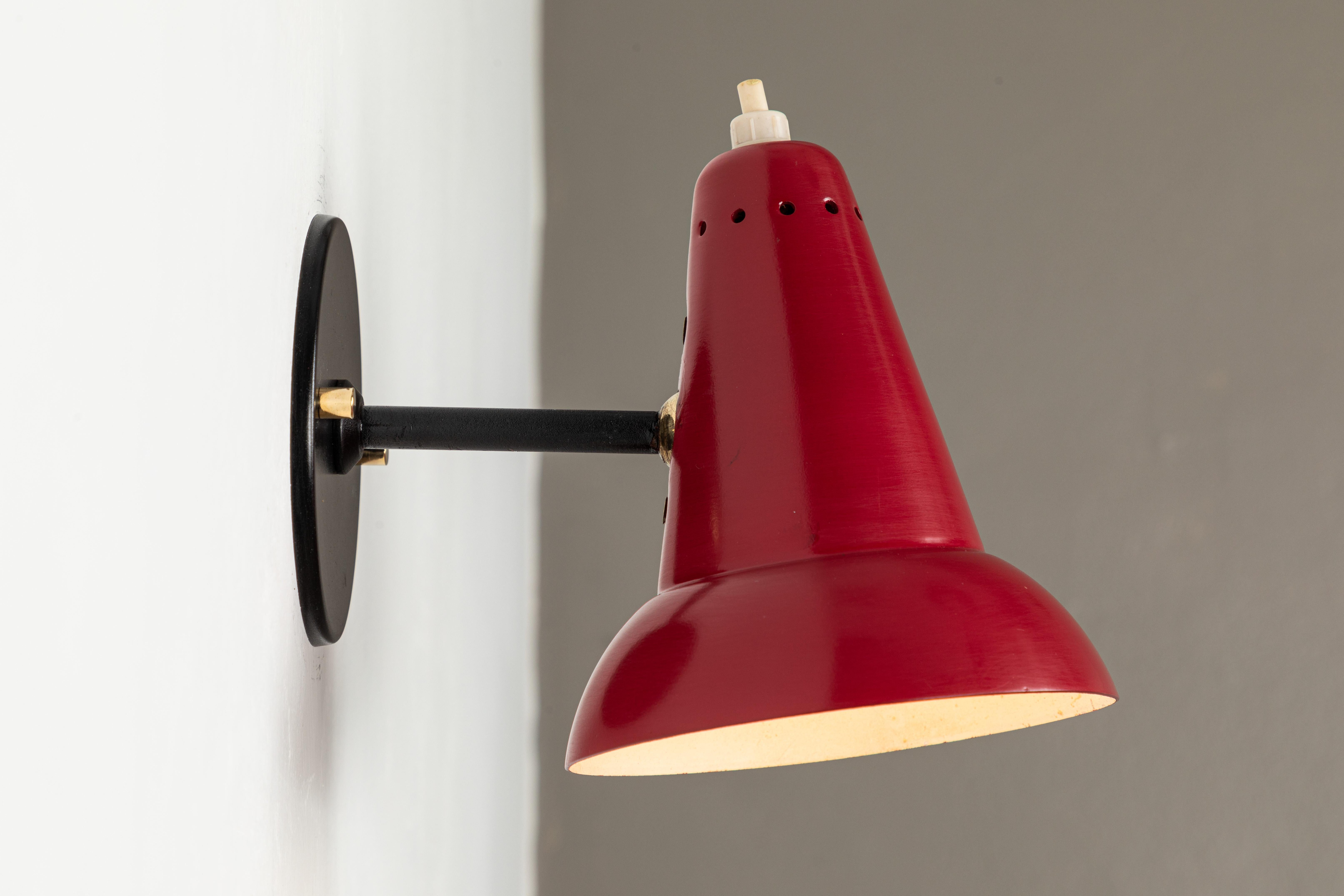 Mid-Century Modern 1950s Italian Red Articulating Sconce Attributed to Gino Sarfatti