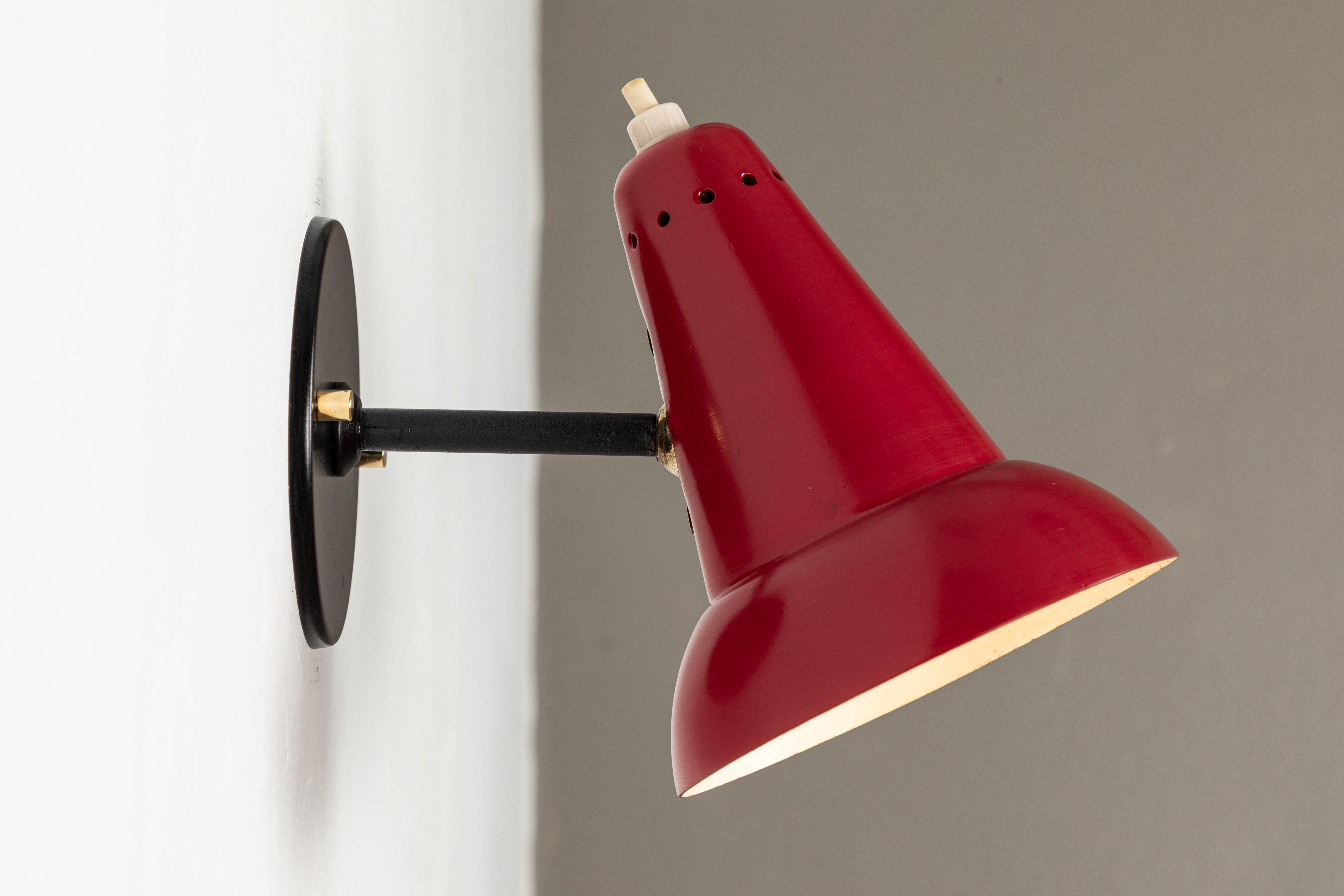 Painted 1950s Italian Red Articulating Sconce Attributed to Gino Sarfatti