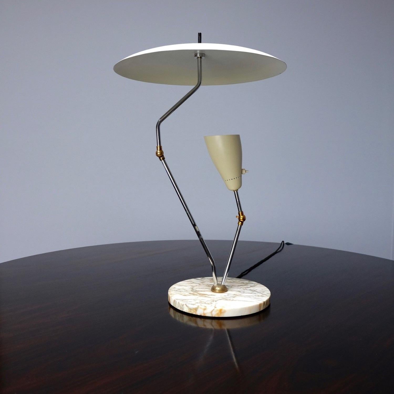 1950s Italian Reflector Desk Lamp Sarfatti Stilnovo Style on a Marble Base In Good Condition In London, GB