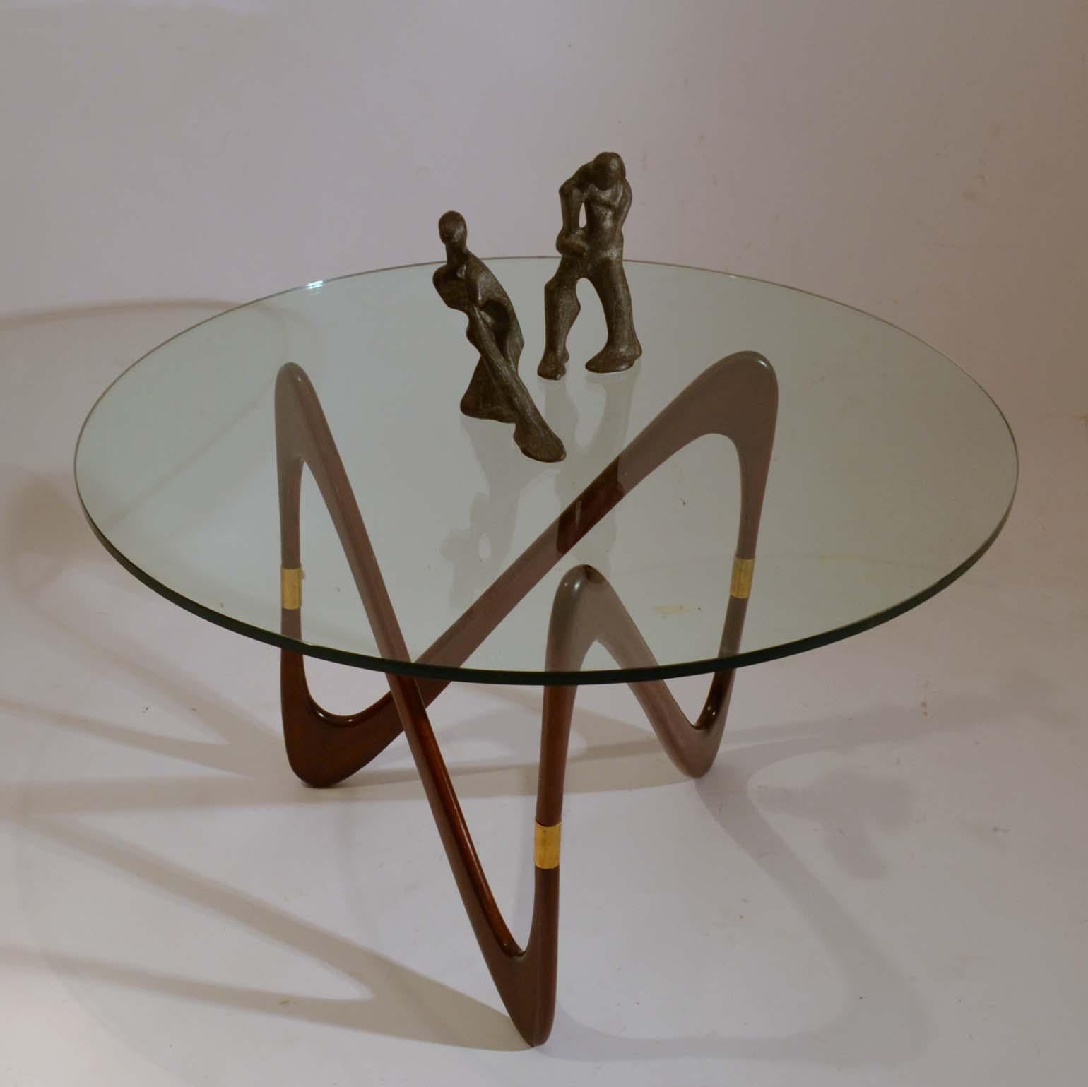 Mid-20th Century 1950s Italian Round Coffee Table, Triangular Mahogany Base, by Cesare Lacca