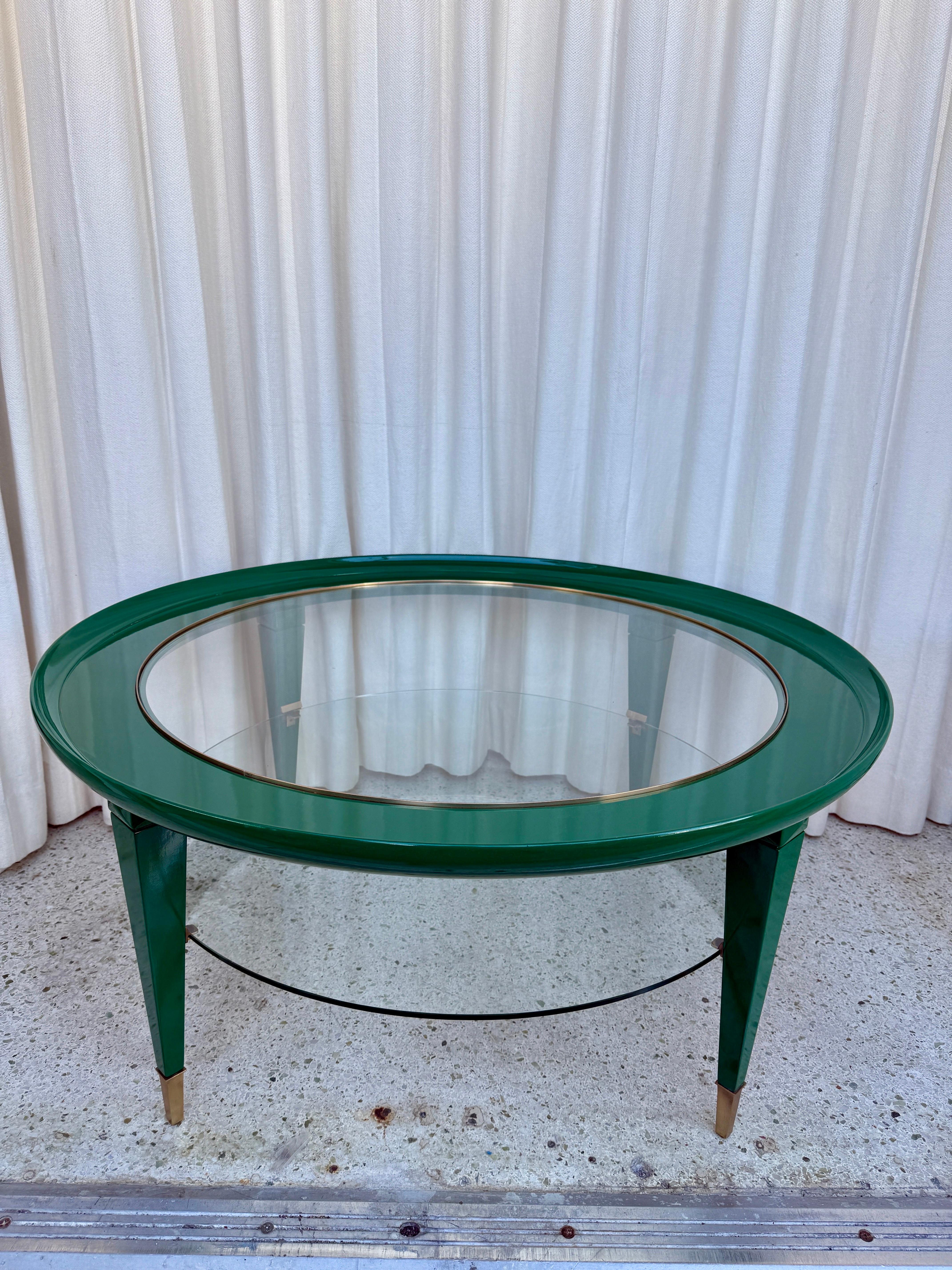 Italienischer runder zweistöckiger Cocktailtisch aus den 1950er Jahren im Angebot 4