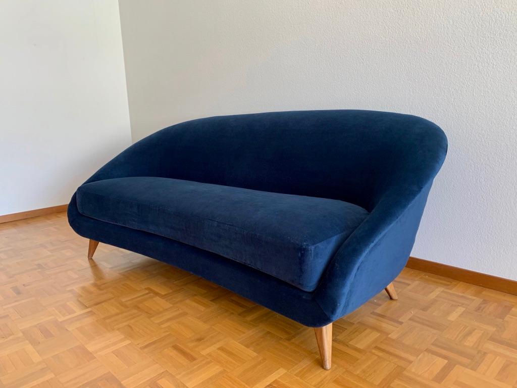 1950s Italian Royal Blue Velvet Curved Sofa 5