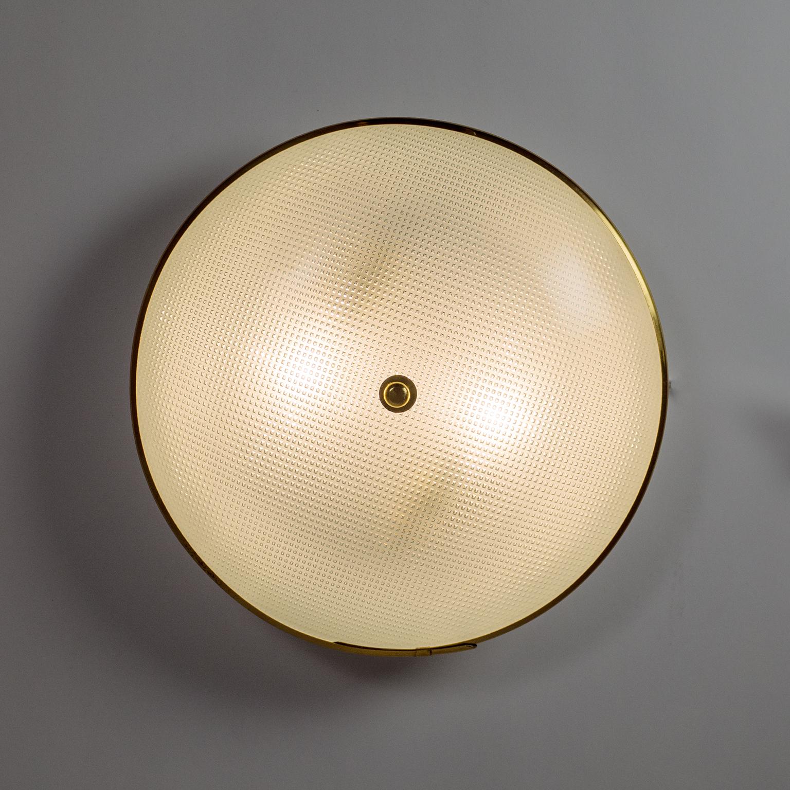 1950s Italian Saucer Ceiling or Wall Lights, Textured Glass and Brass 4