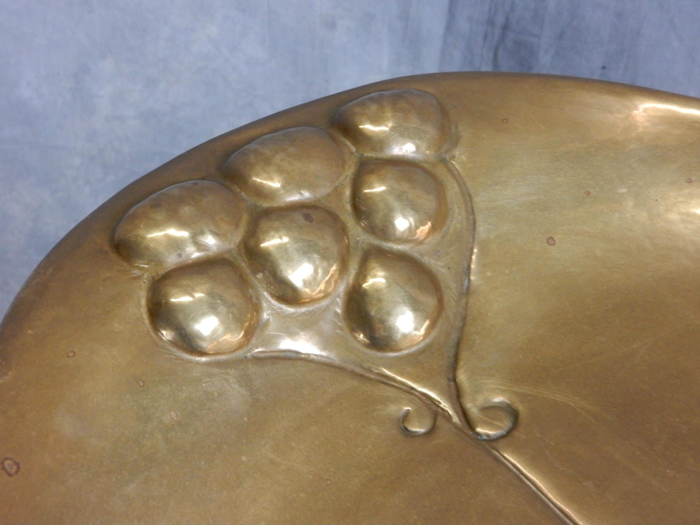 1950's Italian Sculpted Brass Leaf Tray Coffee Table 1