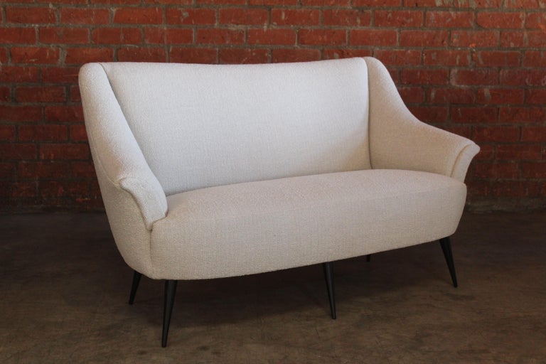 Mid-20th Century 1950s Italian Settee in Wool Boucle For Sale