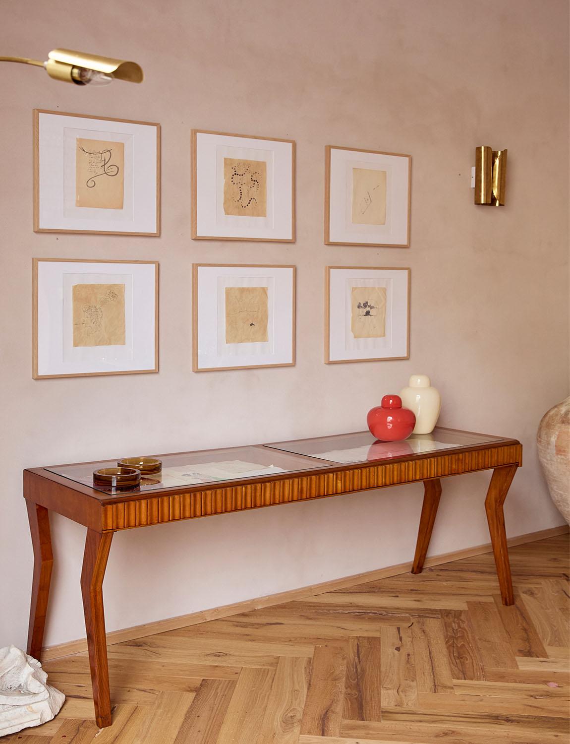 A 1950s Shop or Museum display table fully restored by Alessandro, here in Florence. The table has two standout architectural style features. Firstly, it has elegant angular tapered legs often seen in the works of Gio Ponti and Paolo Buffa. In