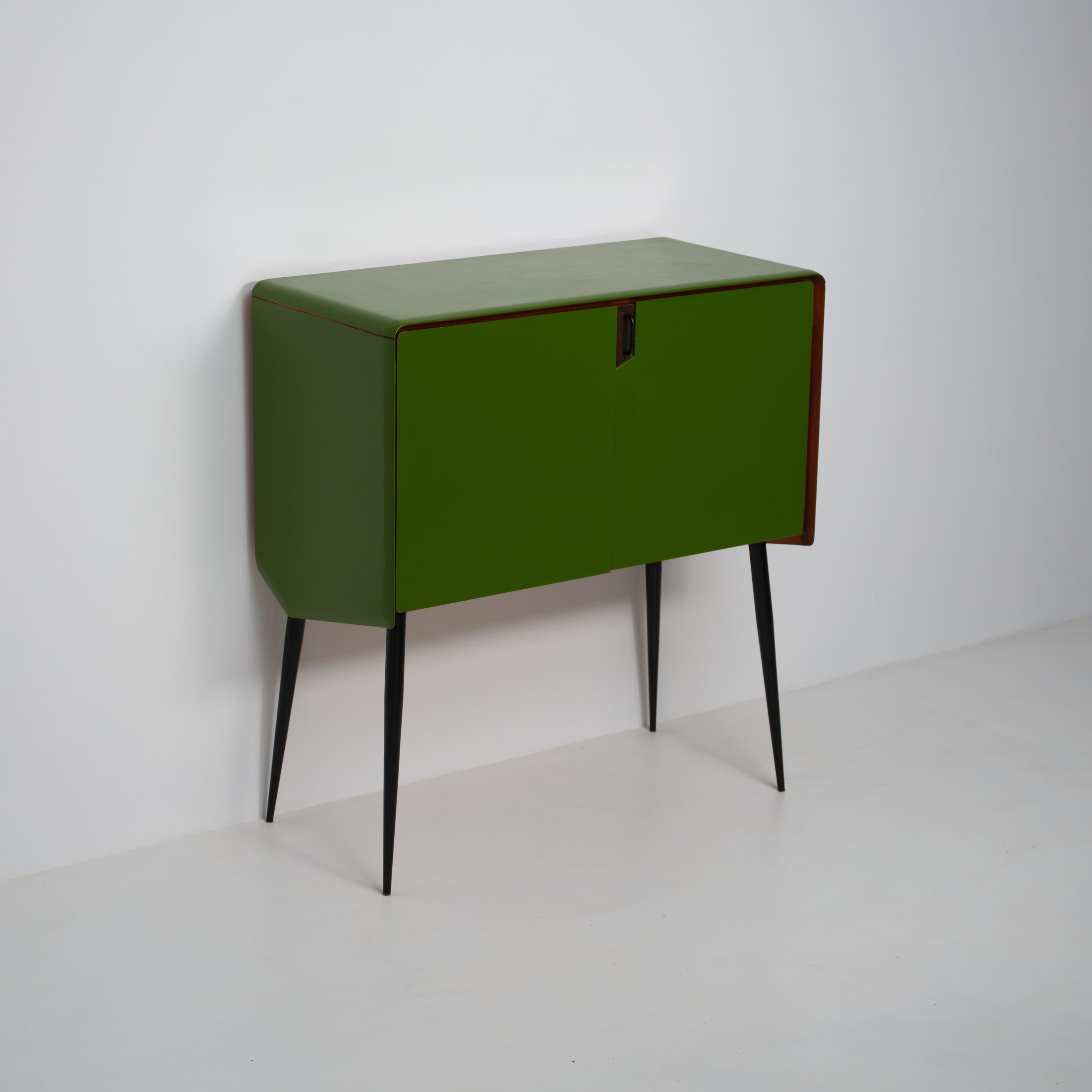 Mid-20th Century 1950s Italian Sideboard in Green Lacquered Wood with Oak Interior and Black Legs For Sale